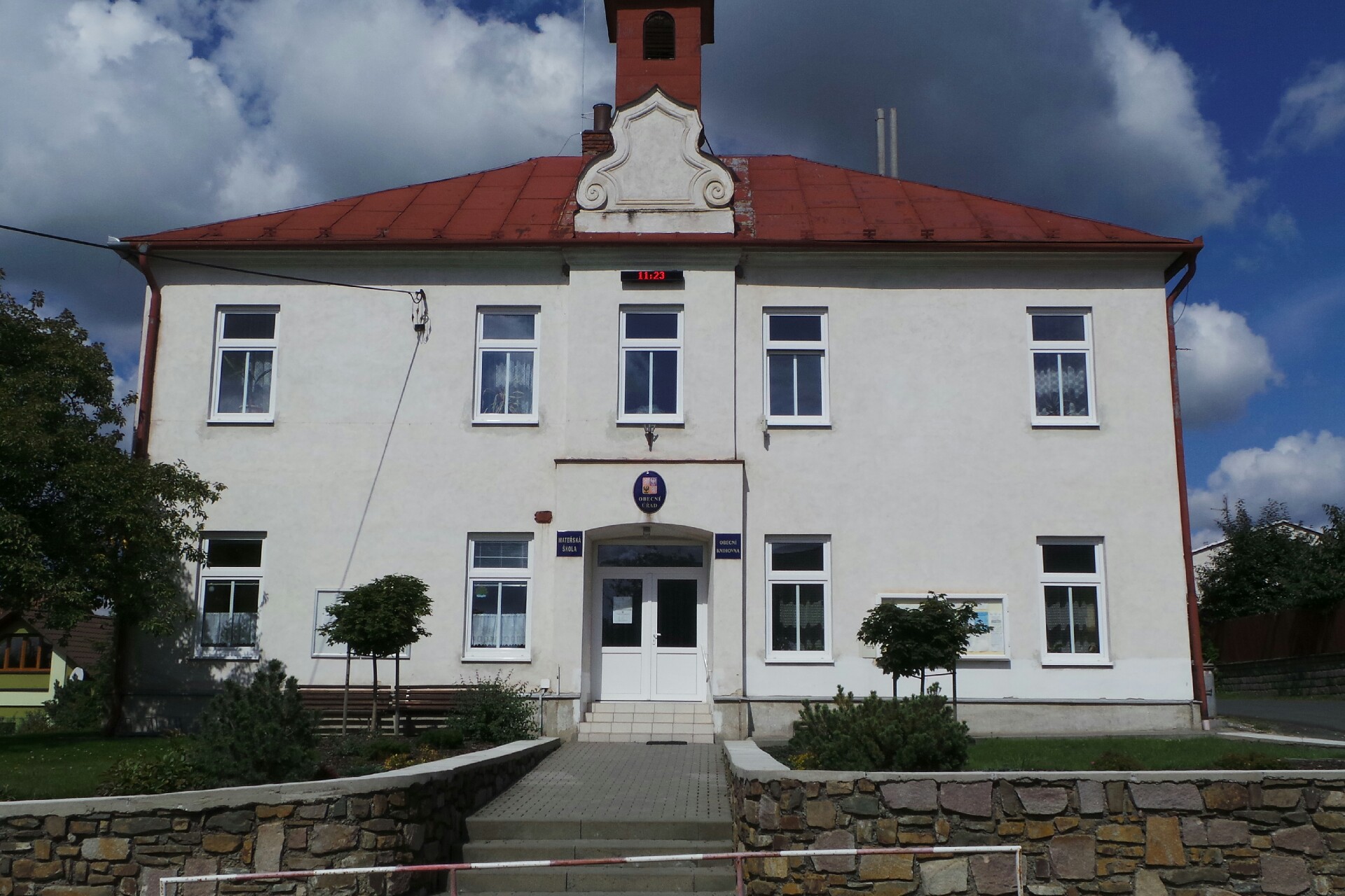 Obec Otinoves - obecní knihovna