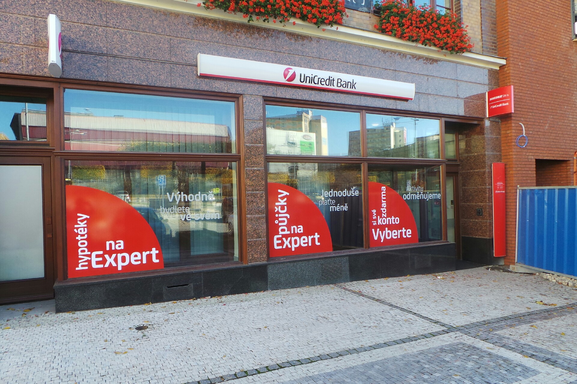 Bankomat UniCredit Bank Czech Republic