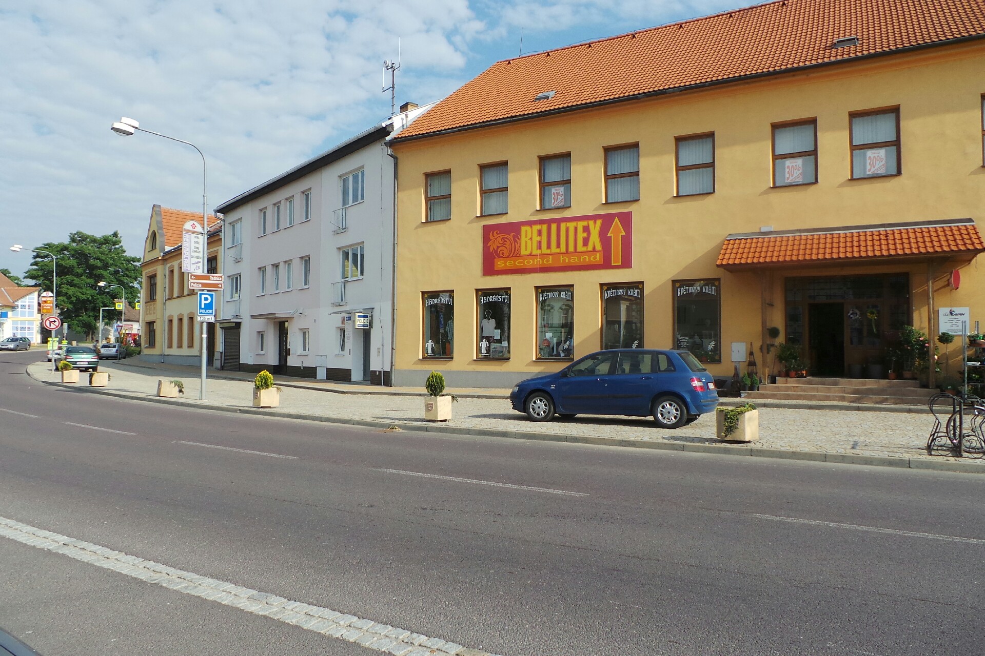 Second hand BELLITEX fashion