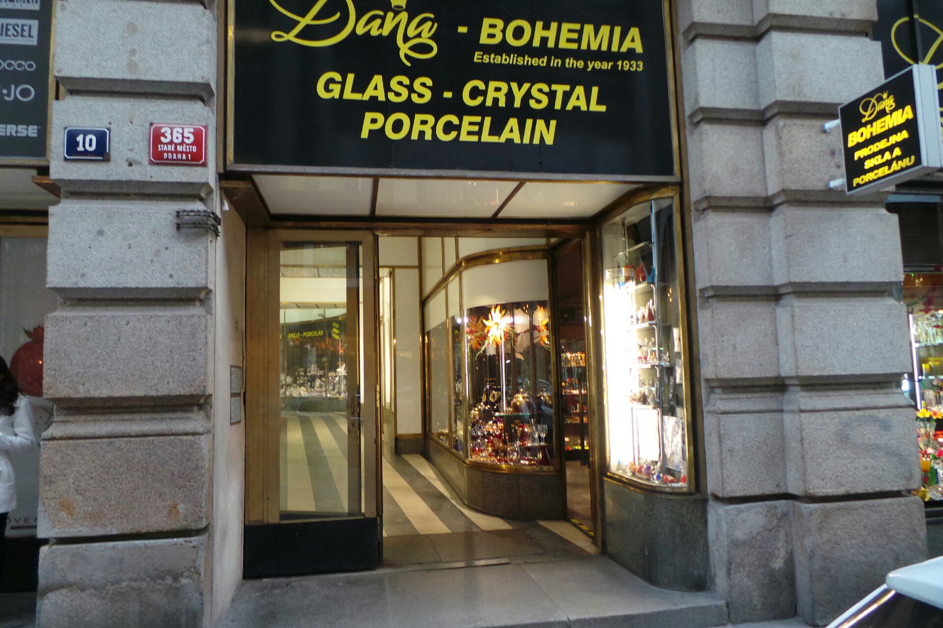 TM business, s.r.o.
