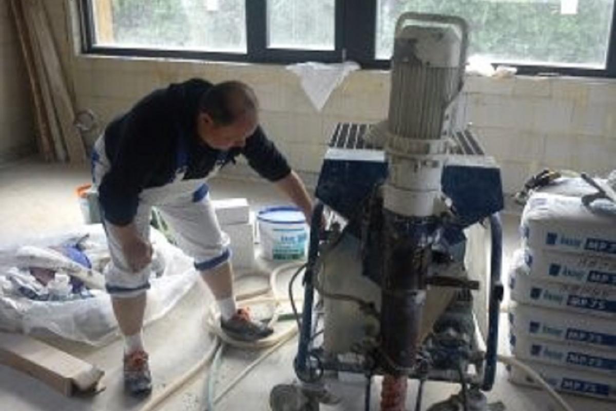 Zdeněk Dvorský - Strojní sádrové omítky