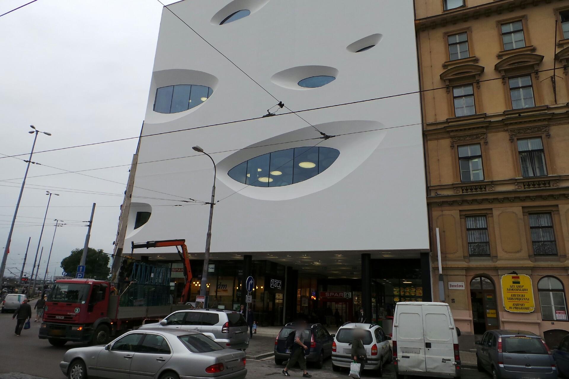 dm drogerie markt s.r.o. foto 1