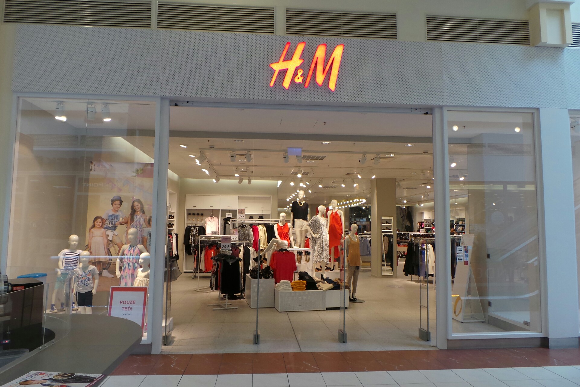 H & M