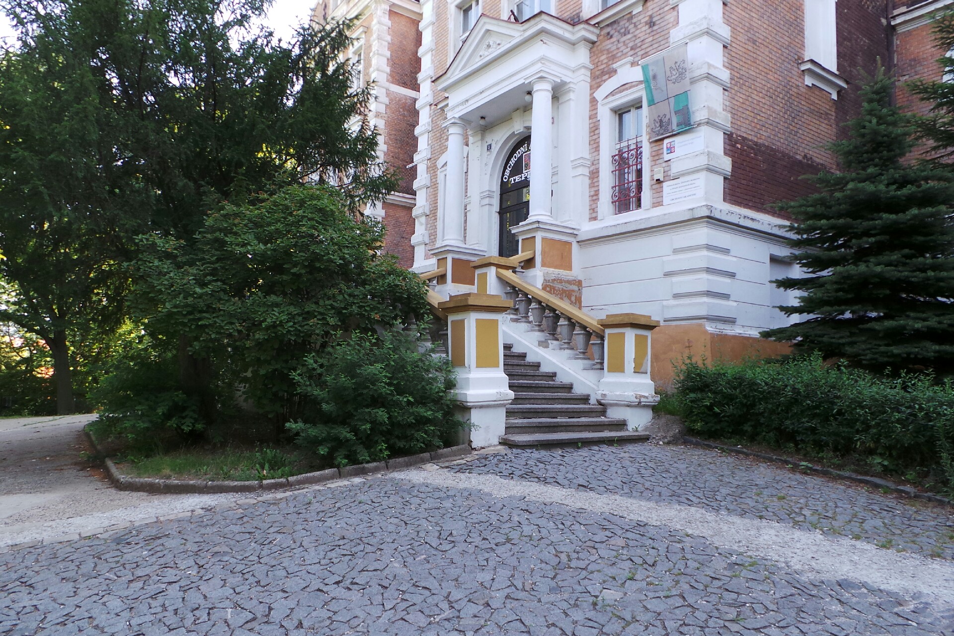 Hotelová škola, Obchodní akademie a Střední průmyslová škola, Teplice