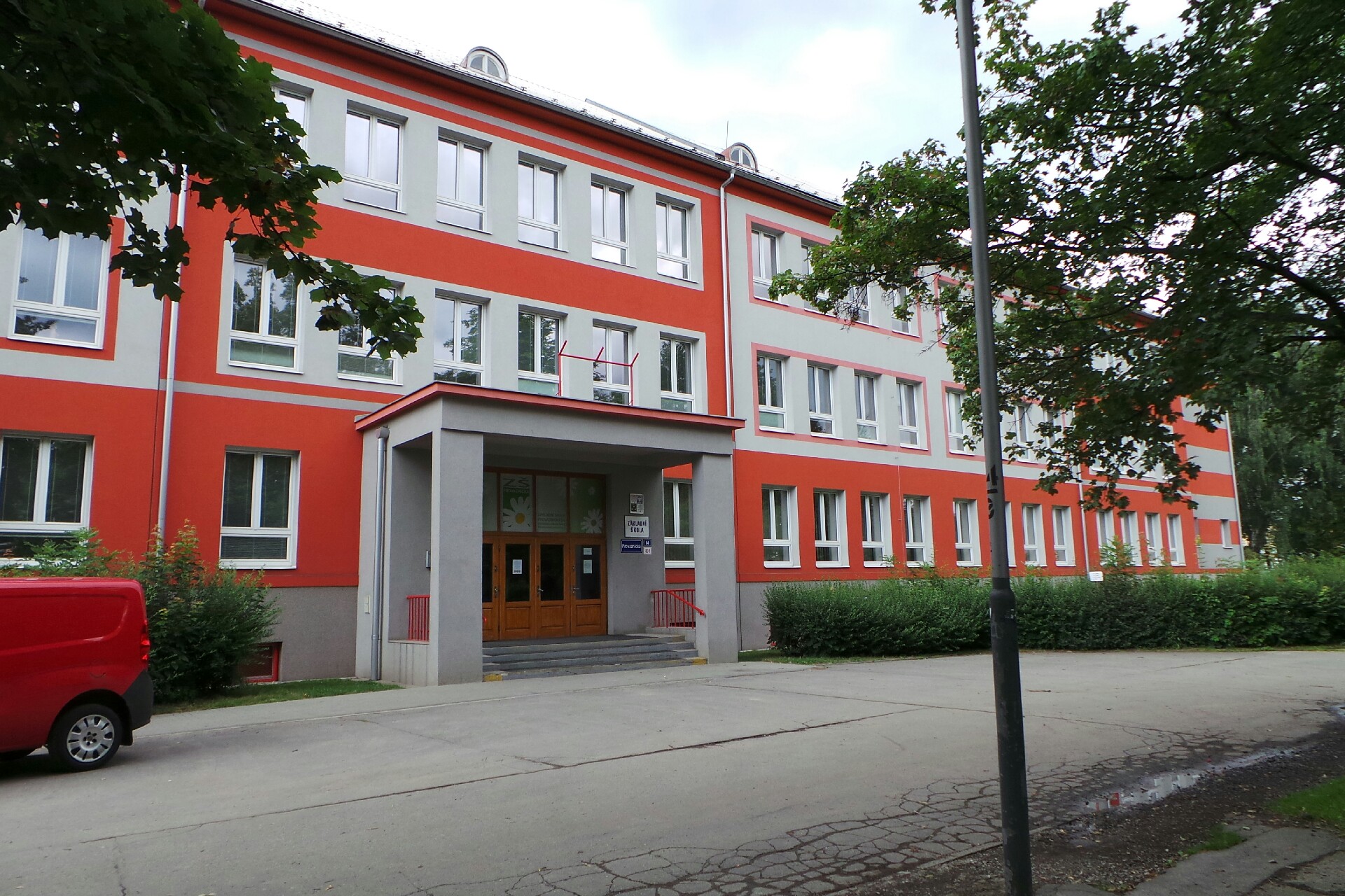 ZŠ Ostrava - Hrabůvka, Provaznická 64