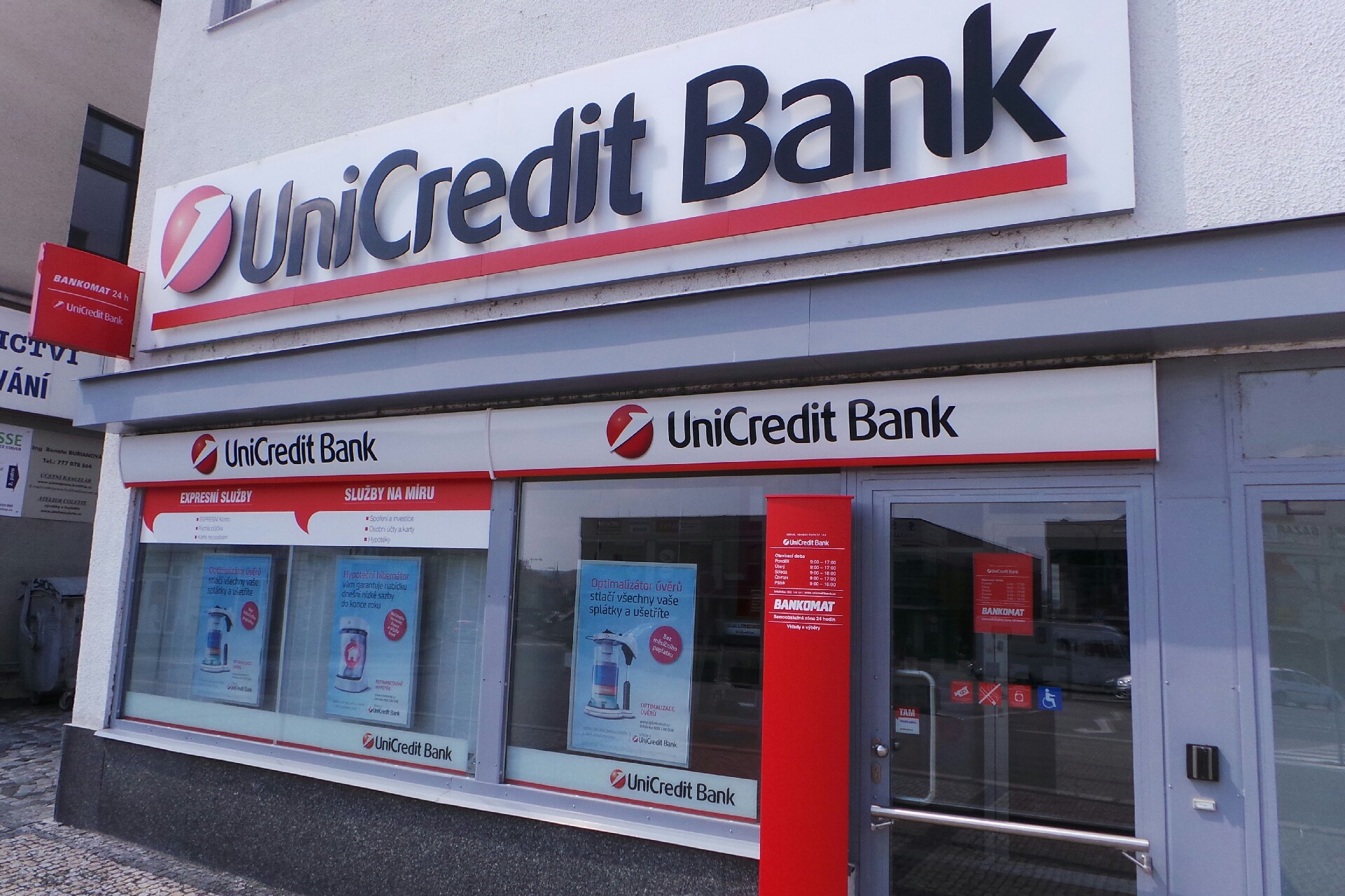 Bankomat UniCredit Bank Czech Republic foto 2