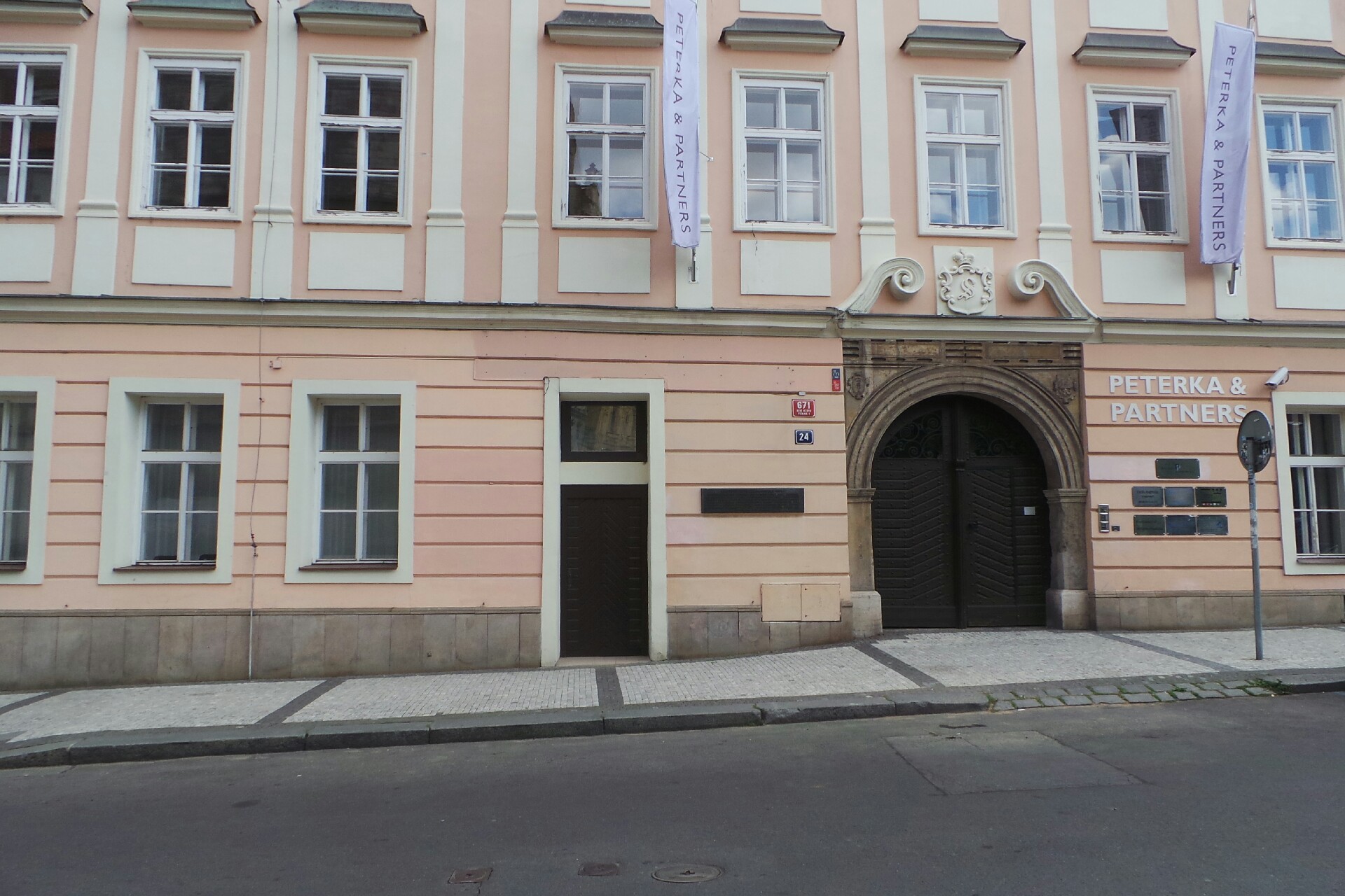 Mgr. Hynek Peroutka, advokát