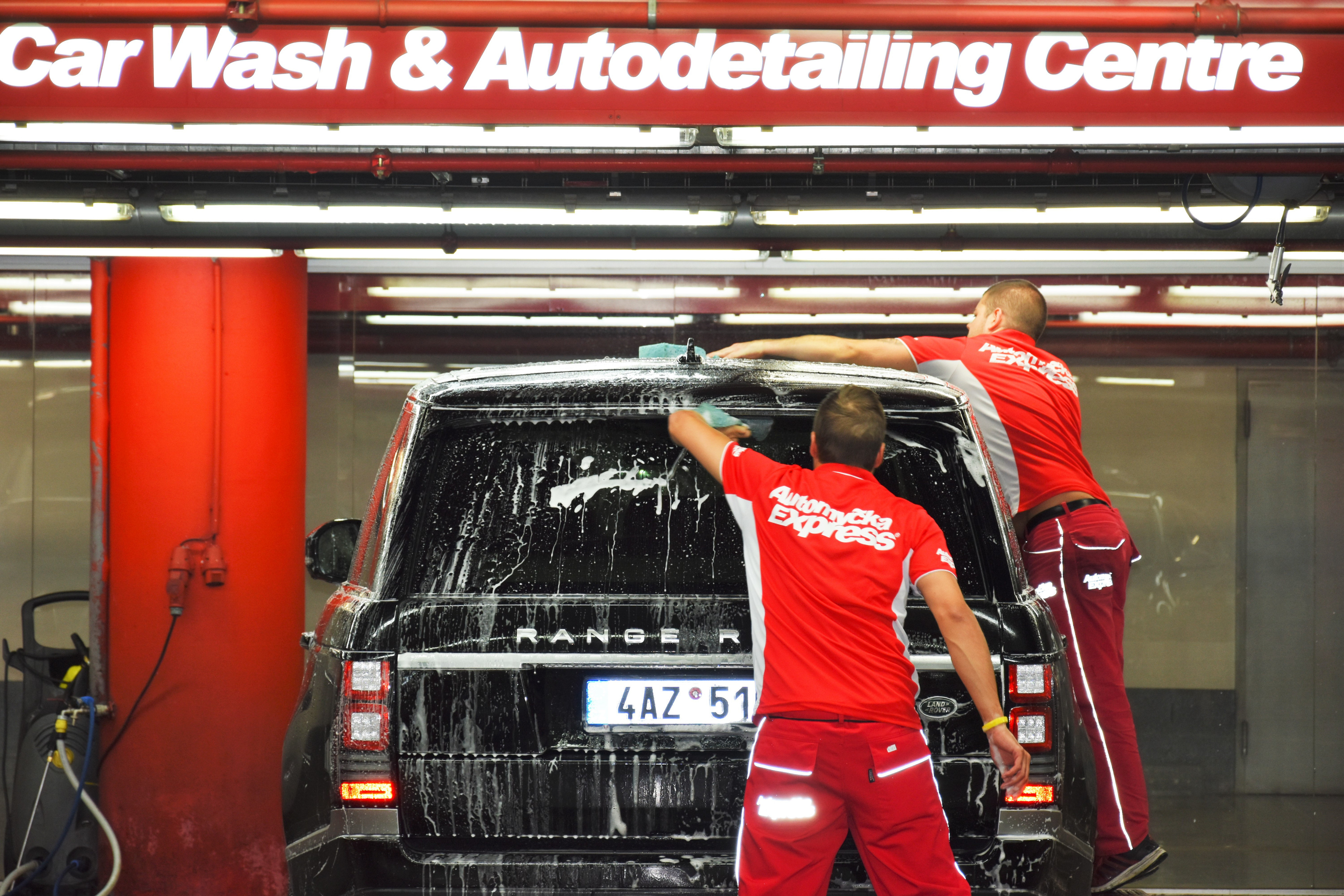 Automyčka Express | Westfield Chodov foto 4