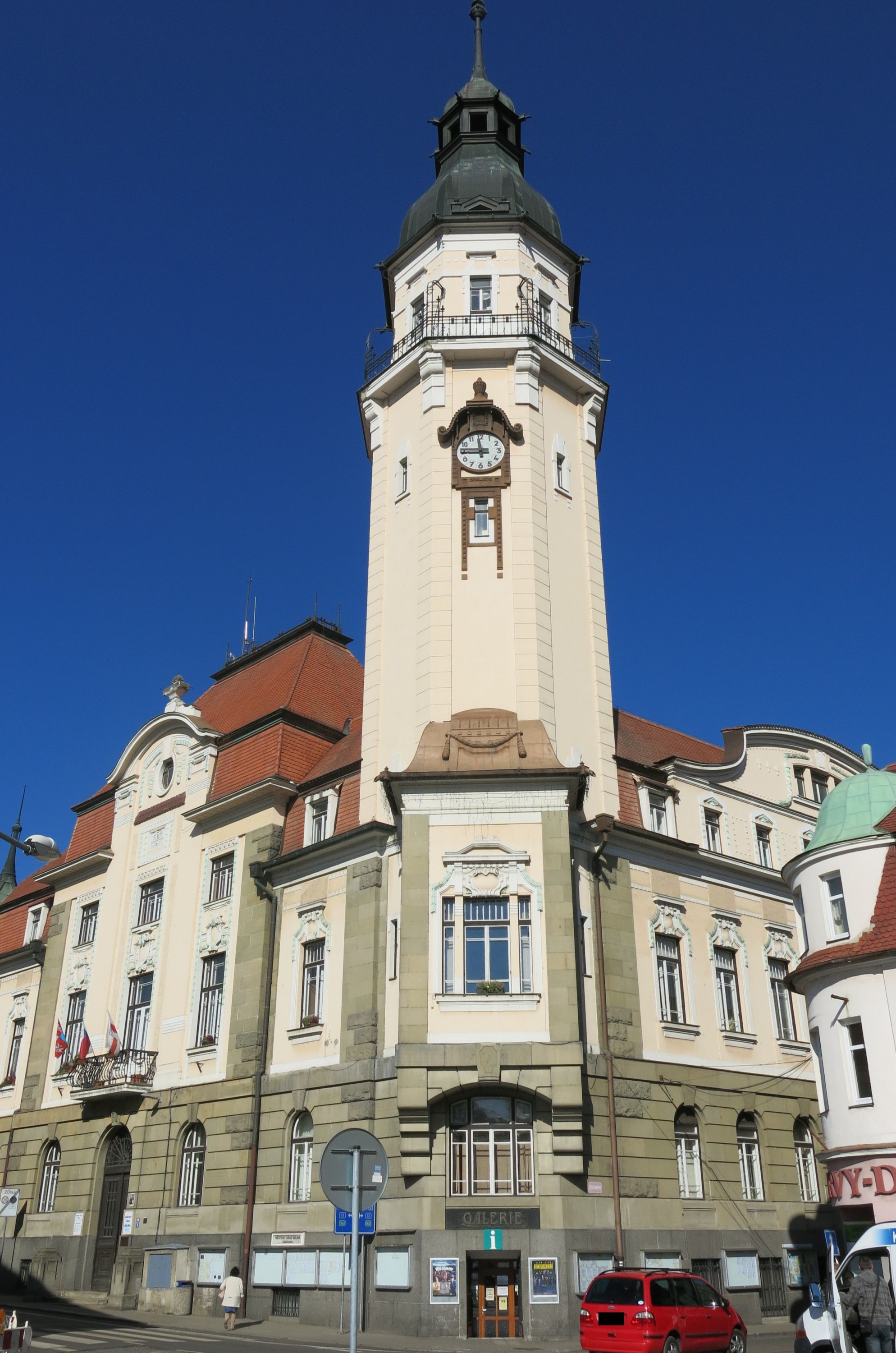 Bílina - městský úřad foto 2