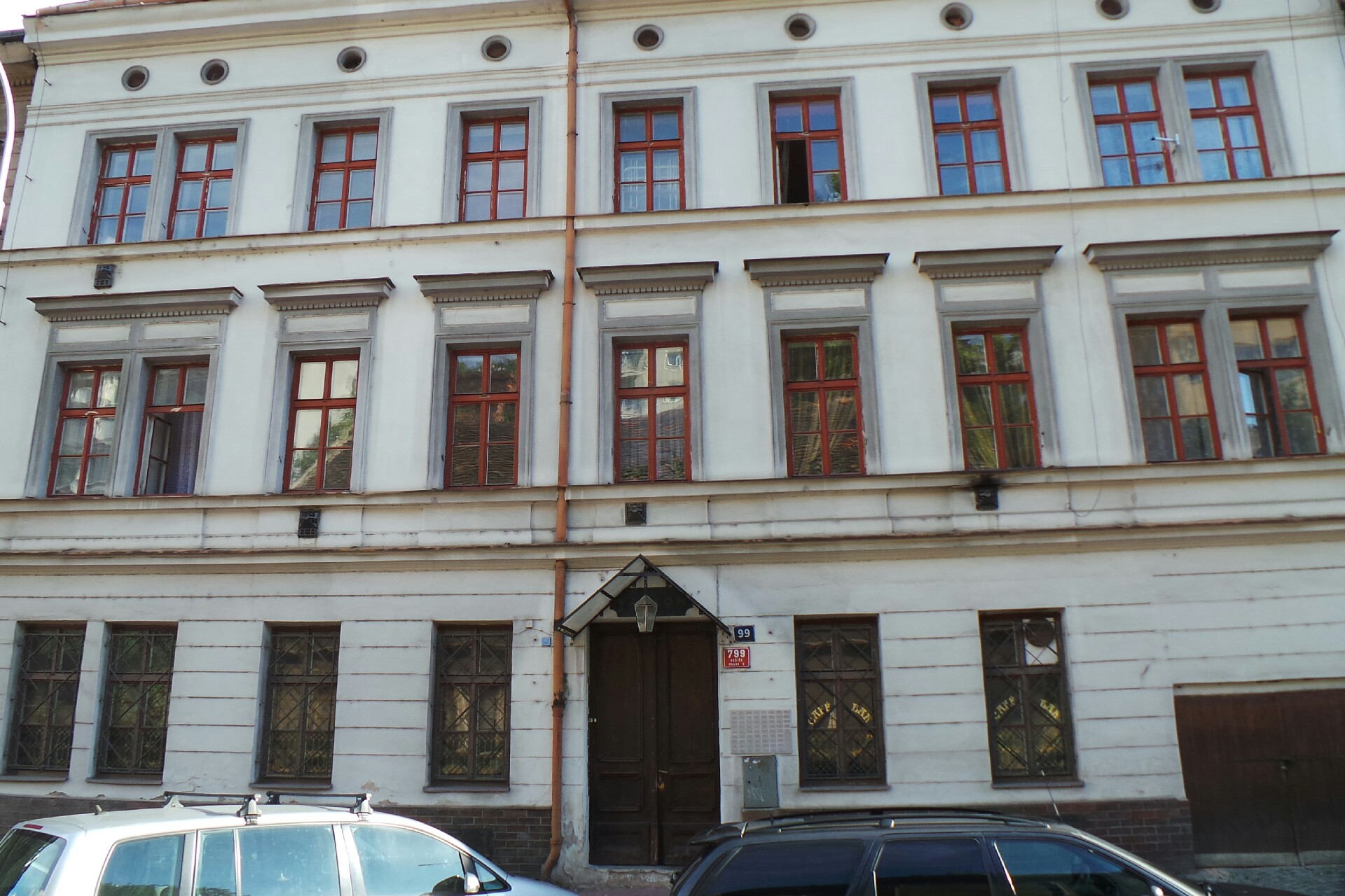 LEGENDESMOND, s.r.o.