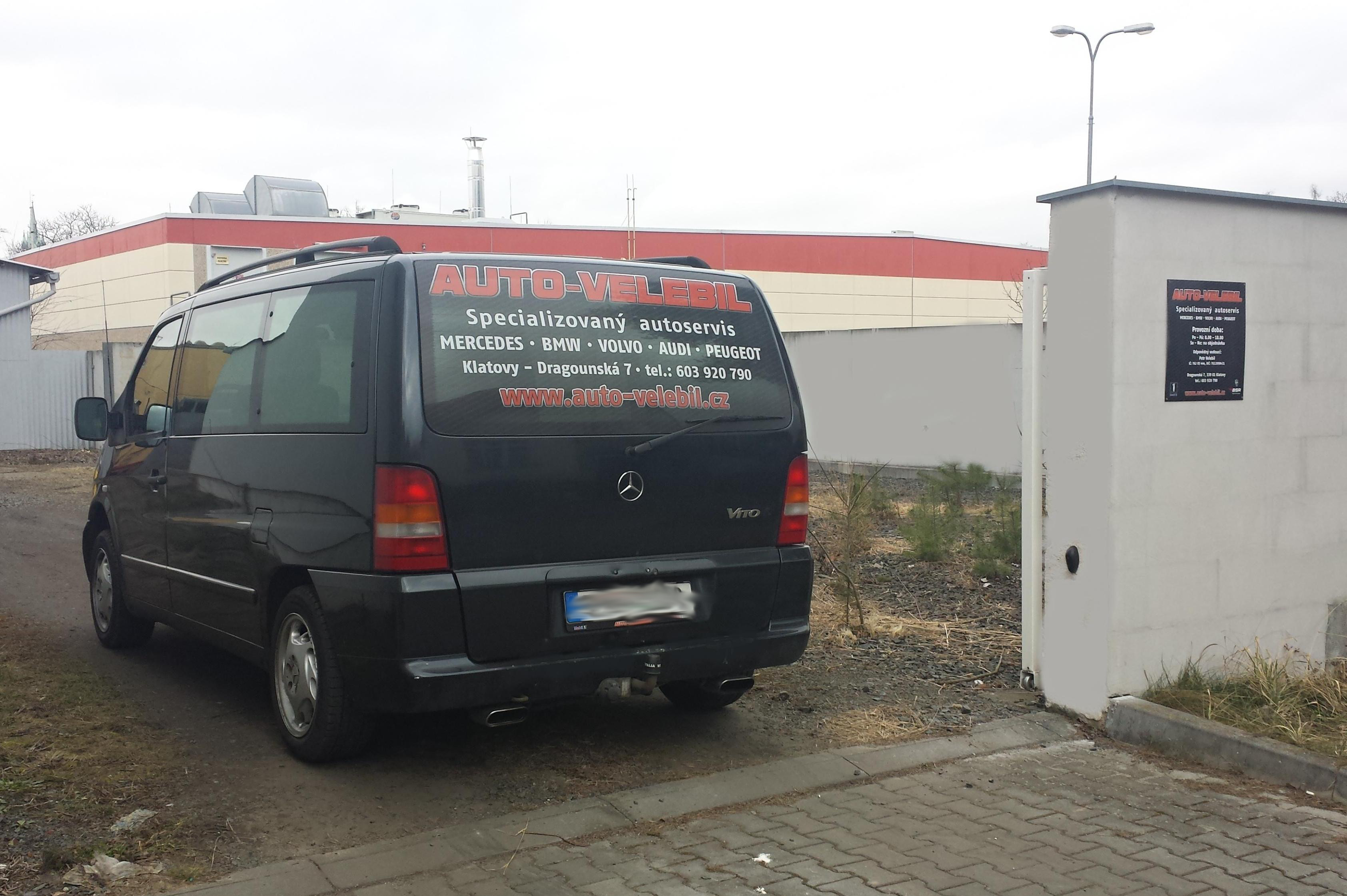 AUTO-VELEBIL