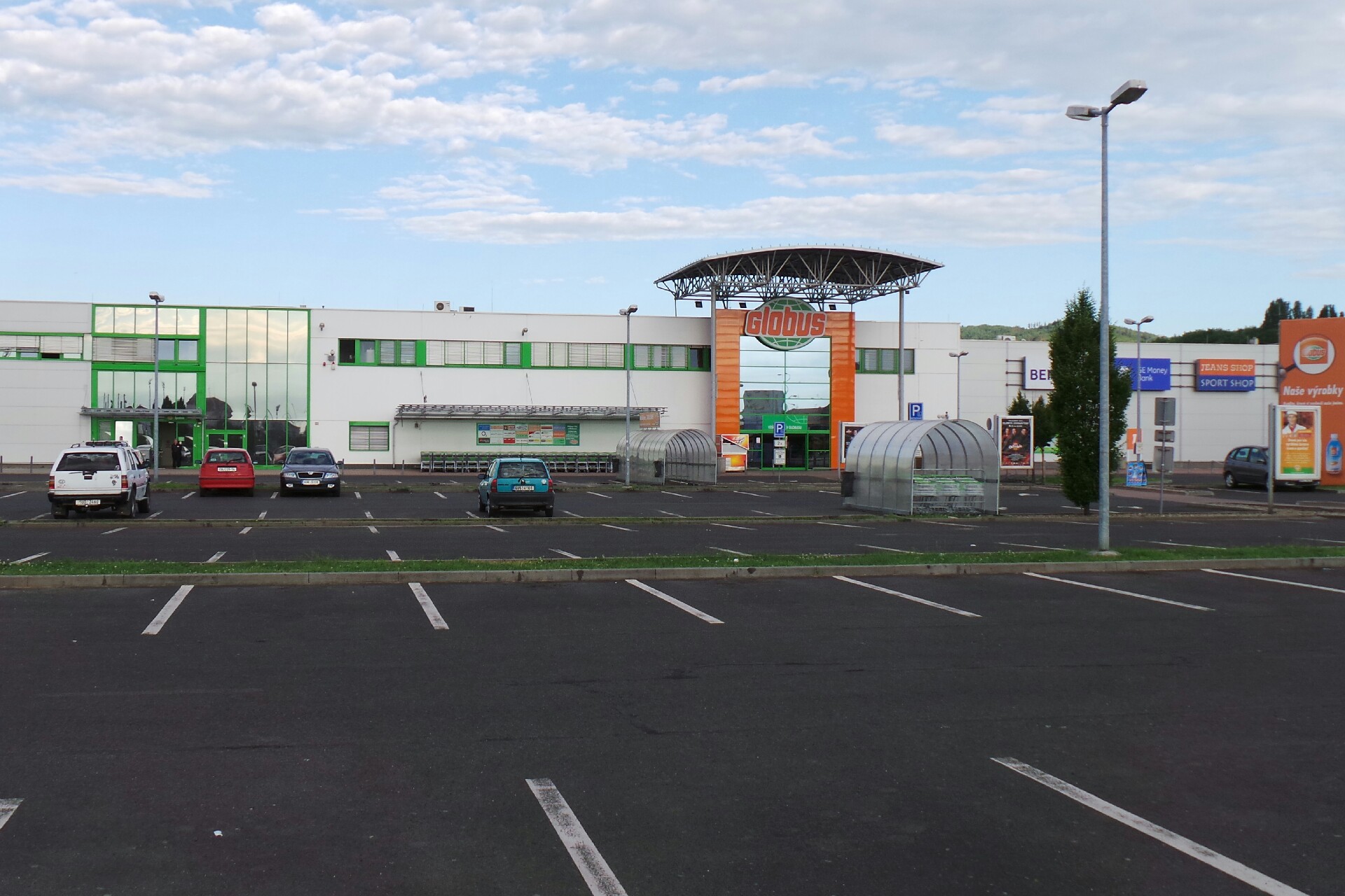 Globus Hypermarket