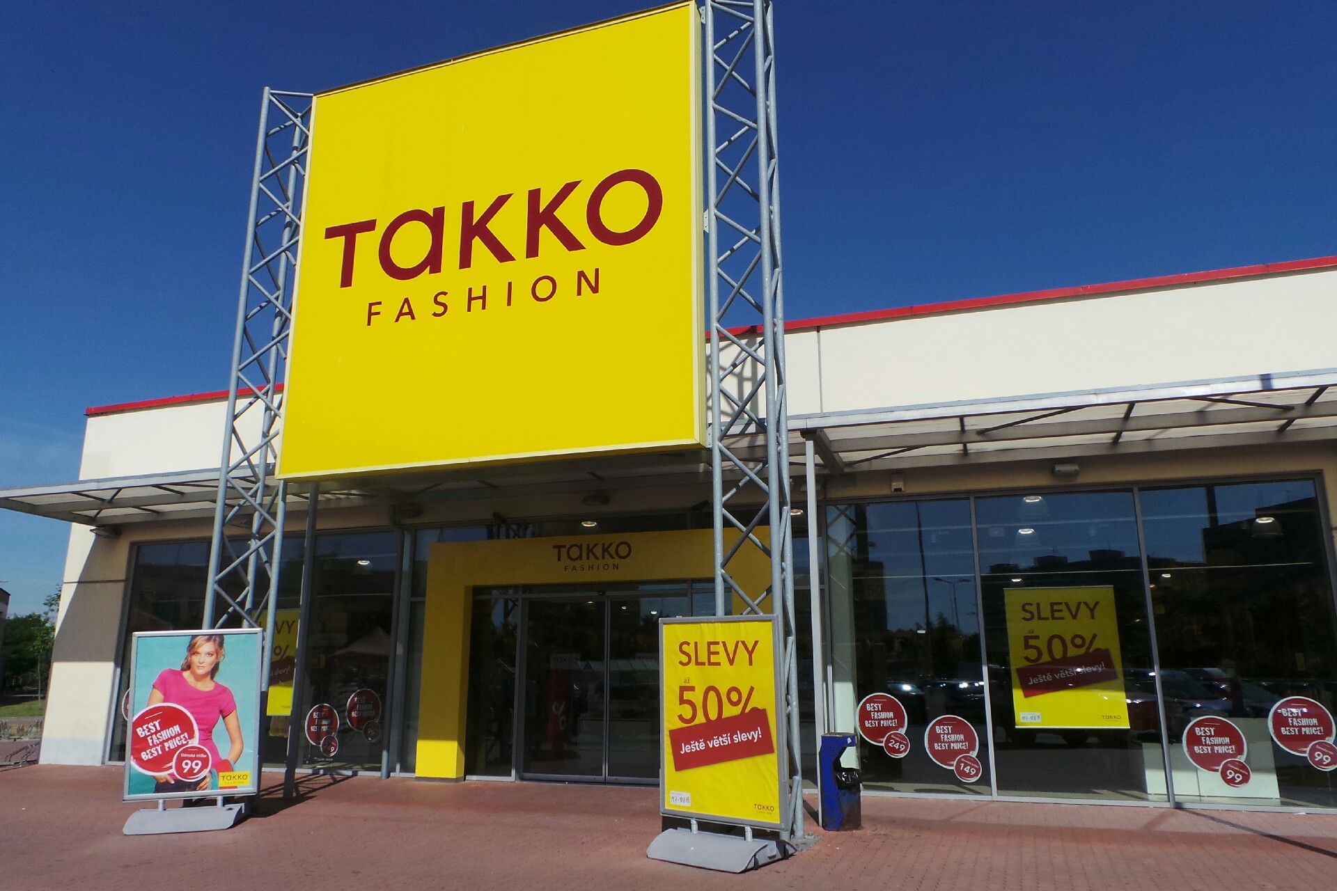 TAKKO FASHION