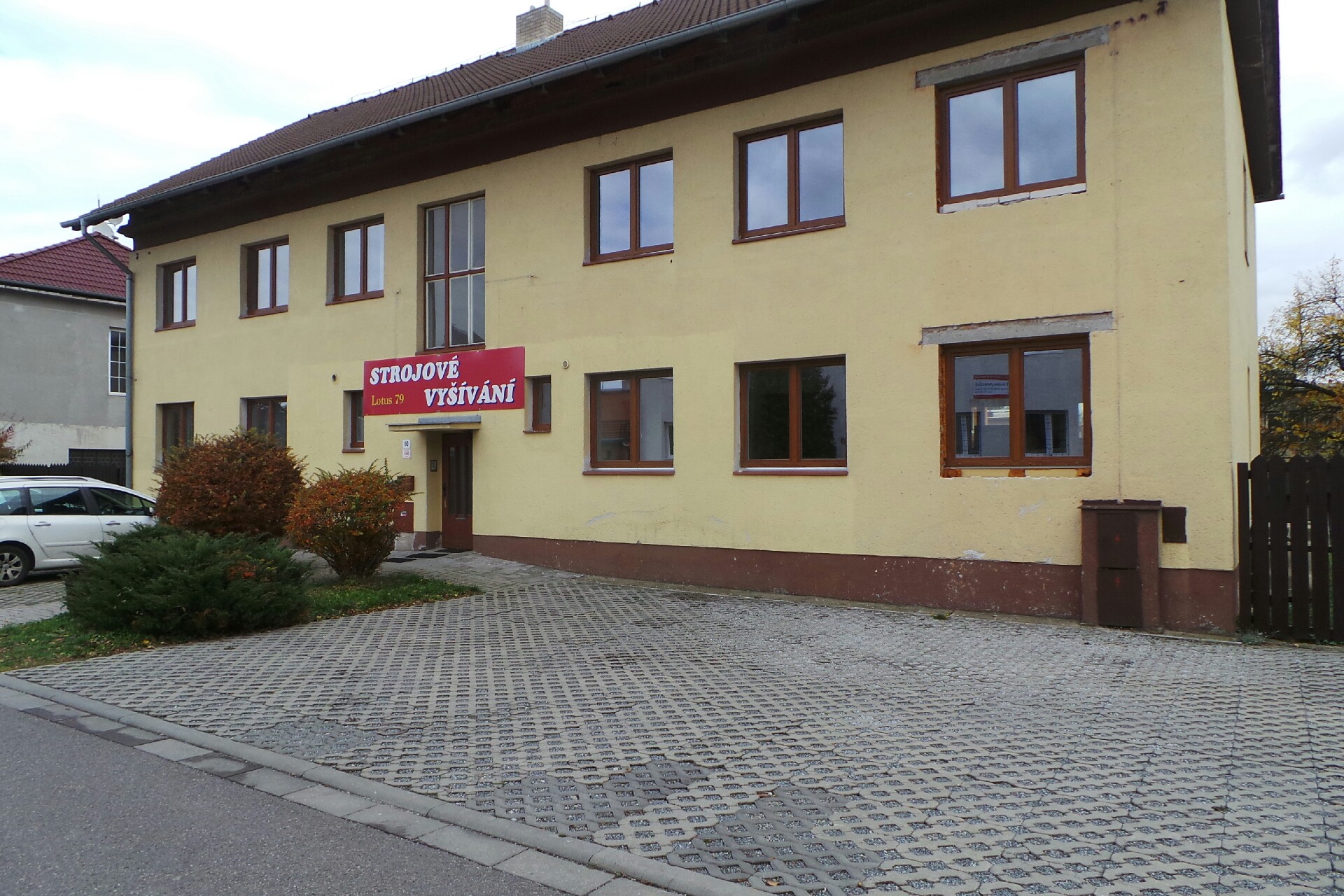 Lotus 79 - Strojové vyšívání, Alena Filipská