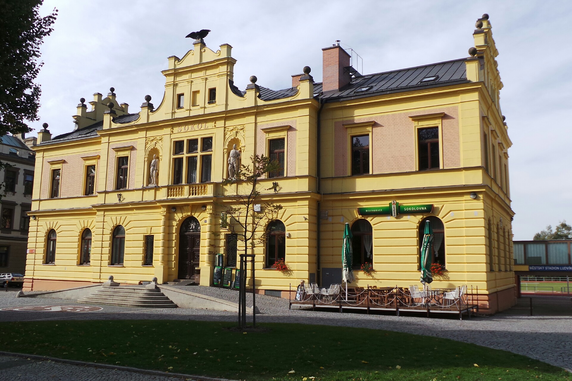 Centrum pro rodinu Náruč, z.s.