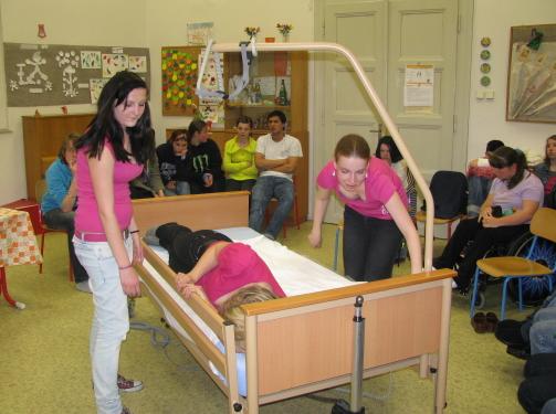 Dívčí katolická střední škola foto 2