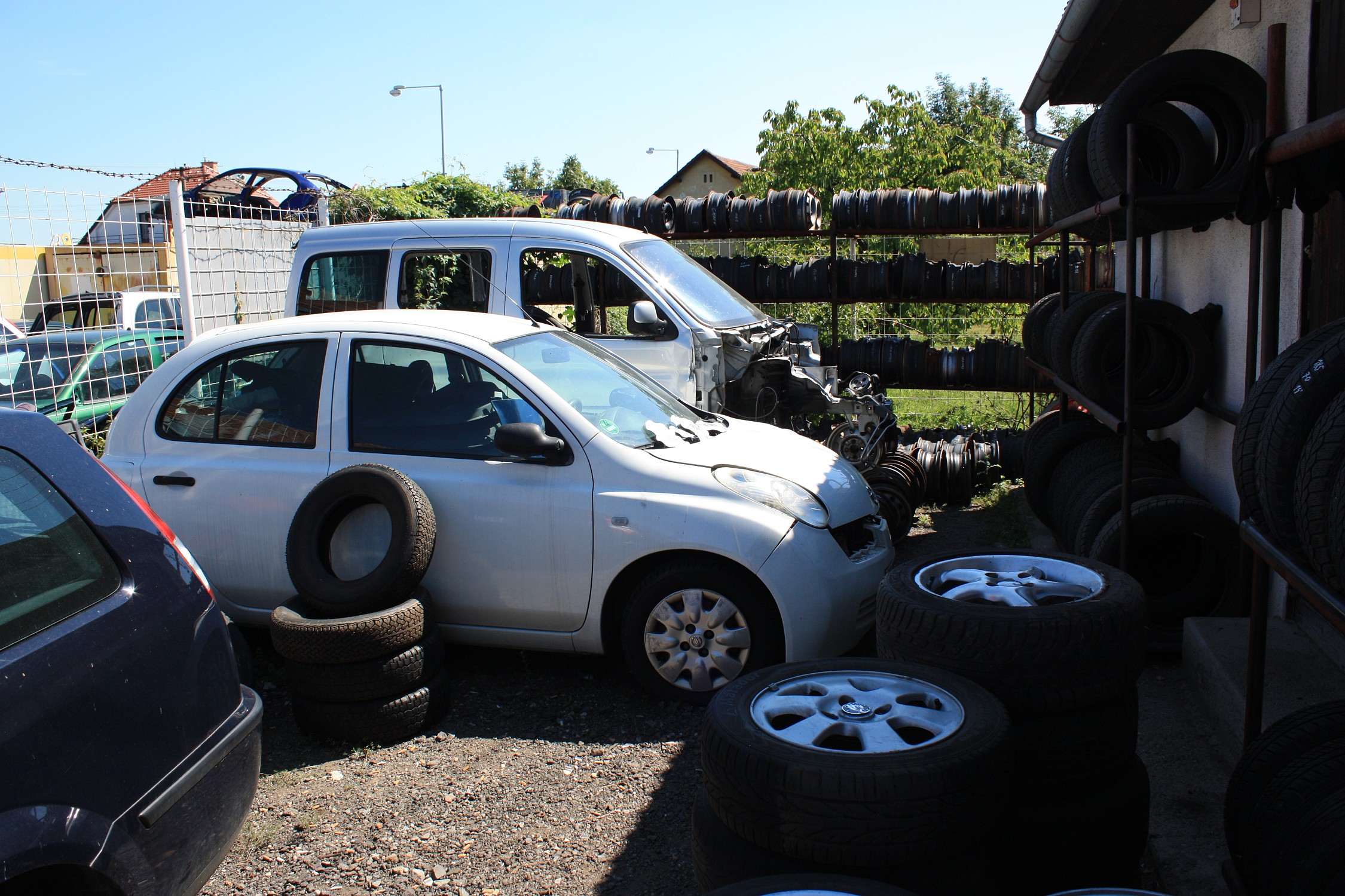 VRAKOVIŠTĚ - NÁHRADNÍ DÍLY KLR foto 3