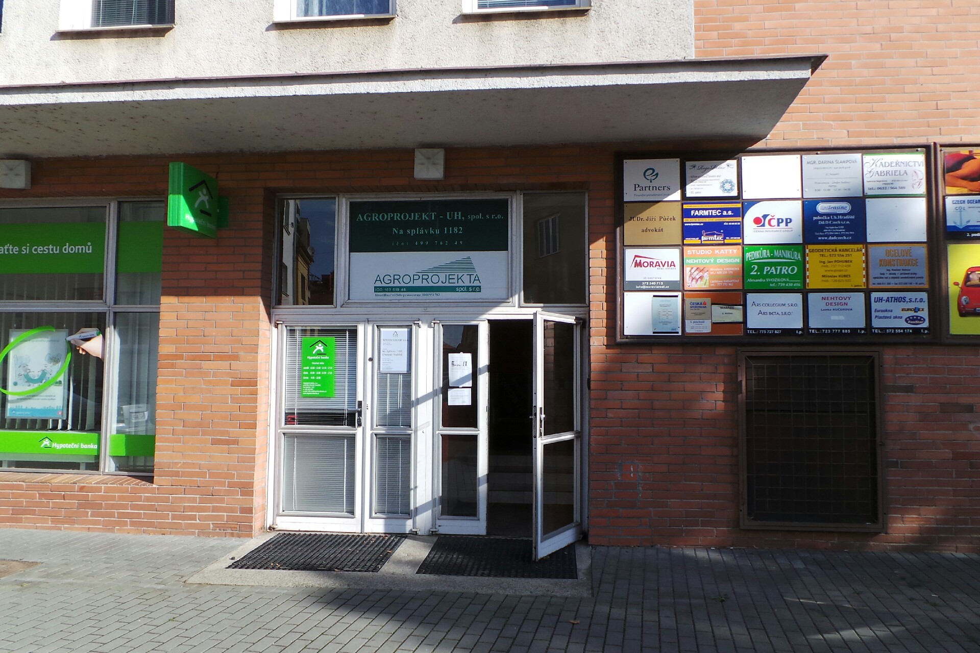 Nastřelovací náušnice - Hana Fůsková