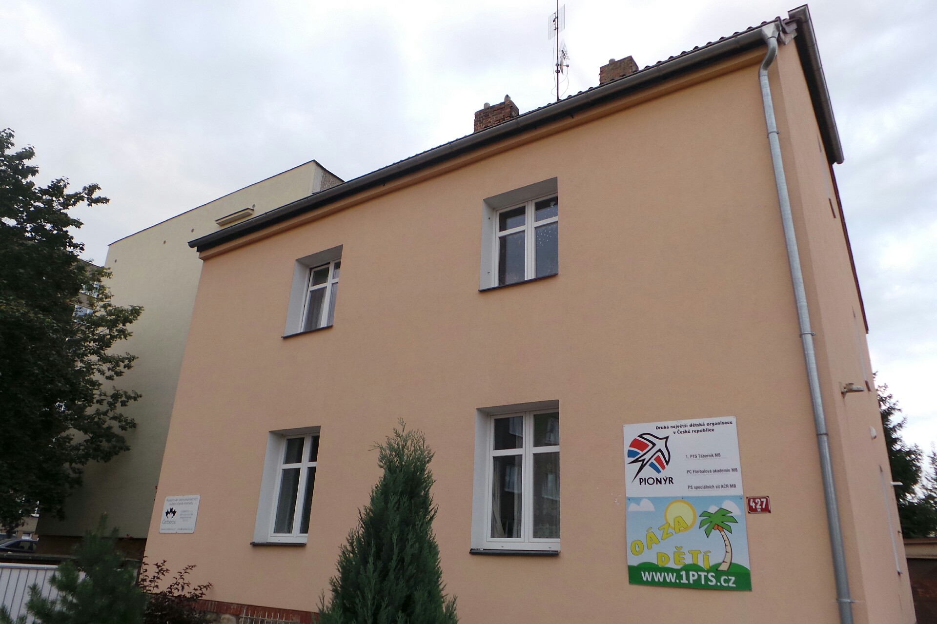 Pionýr - Pionýrská skupina PC "Florbalová akademie MB - výcvikové středisko florbalu Středočeského kraje"