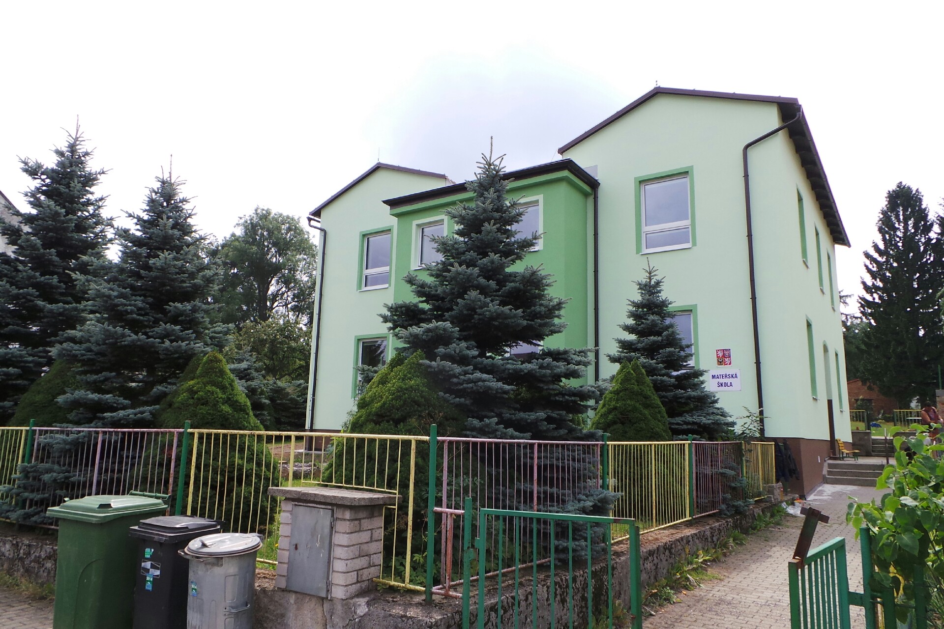 Základní škola a mateřská škola, Kamenický Šenov, nám. Míru 616