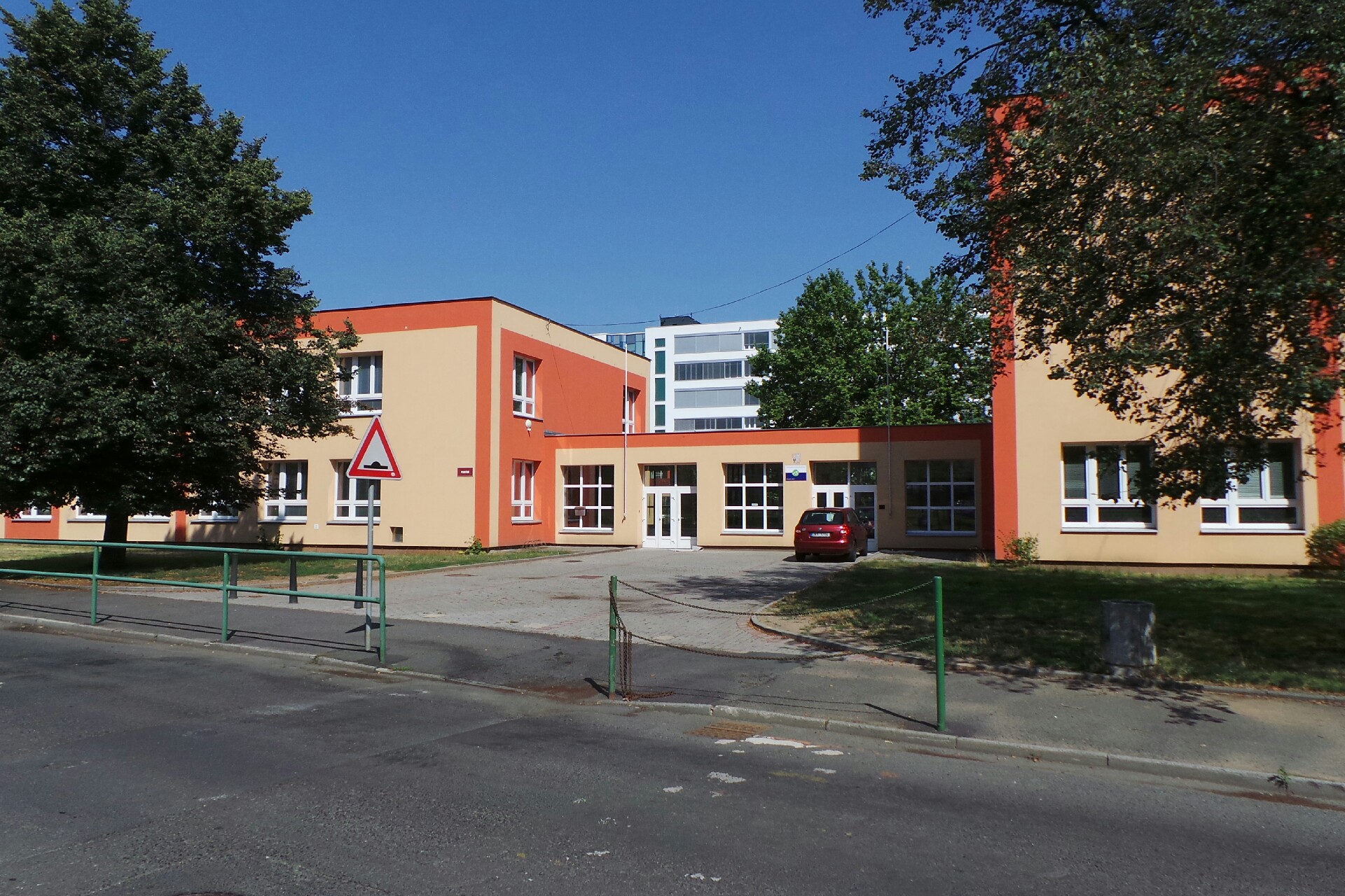 ZŠ Sokolov, Pionýrů foto 1