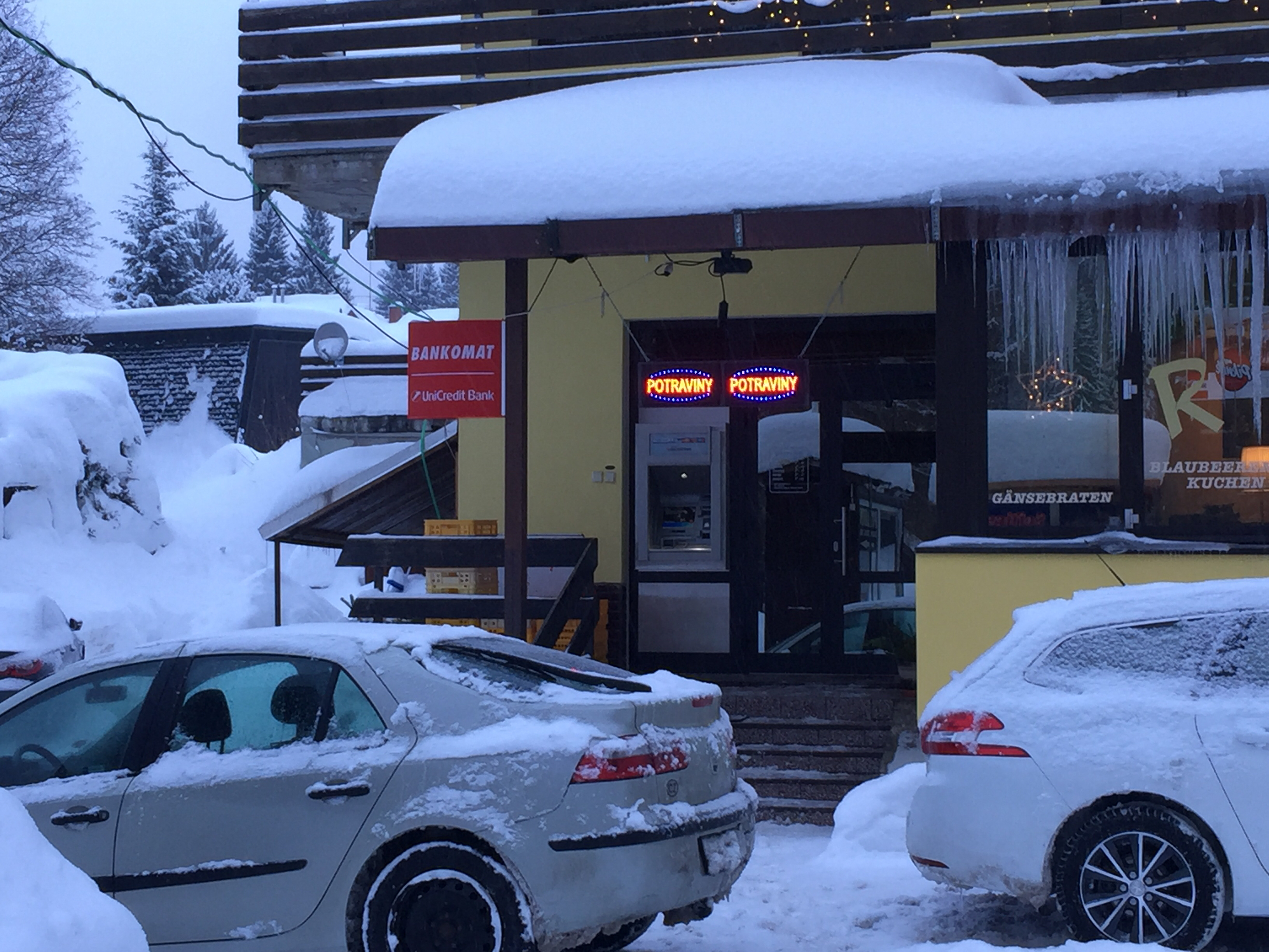 Bankomat UniCredit Bank Czech Republic foto 1