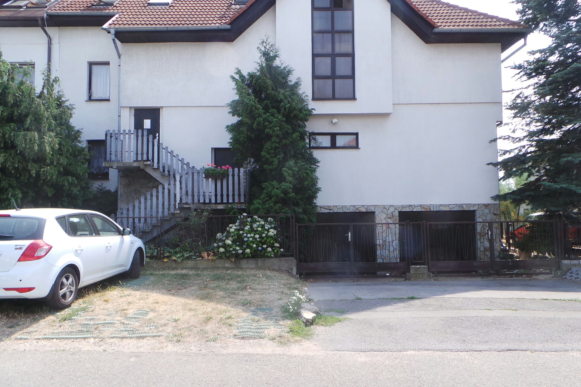 RANSOME@WHITTAKER, s.r.o.