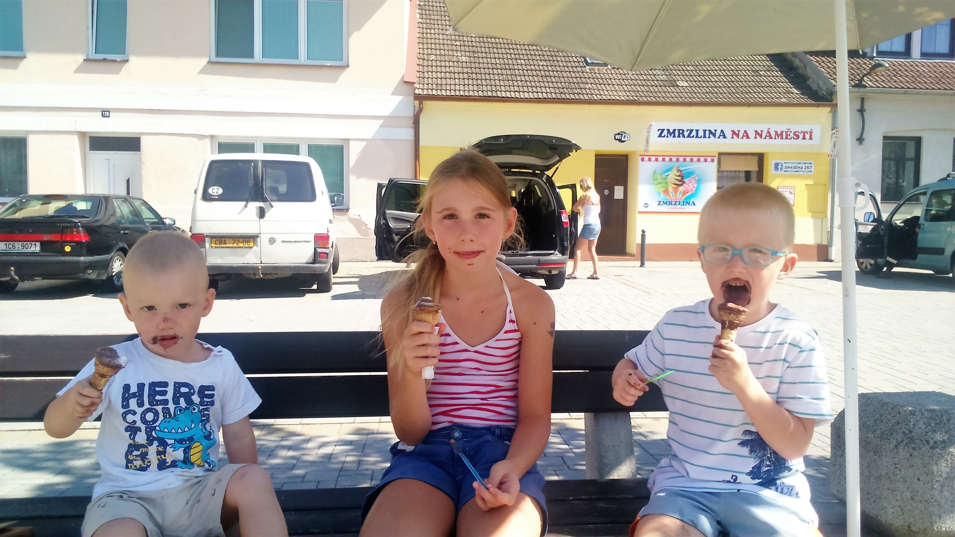 Zmrzlina na náměstí foto 3