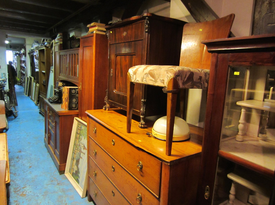 Pavel Novák - bazar s nábytkem foto 3