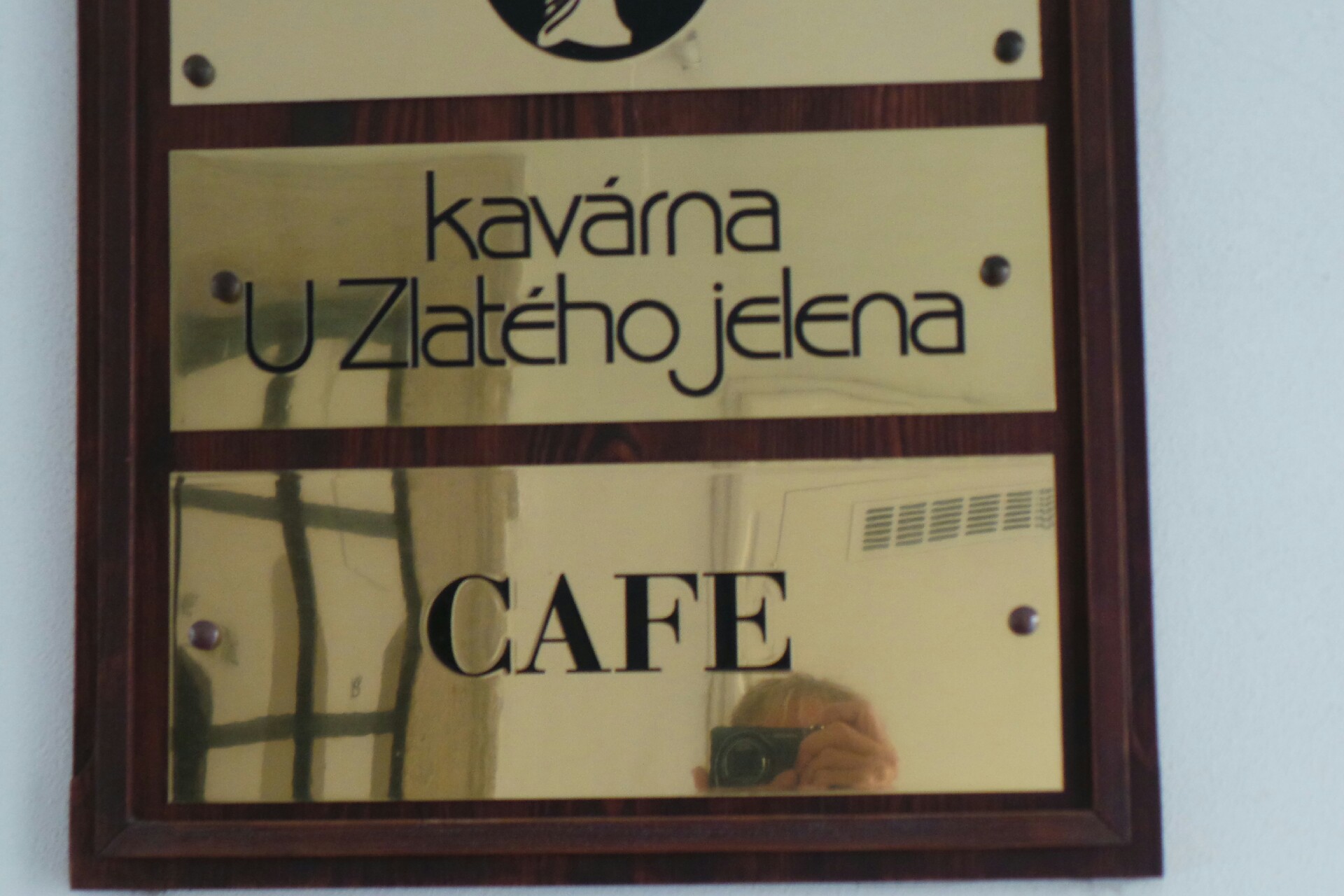 Kavárna U Zlatého Jelena foto 2