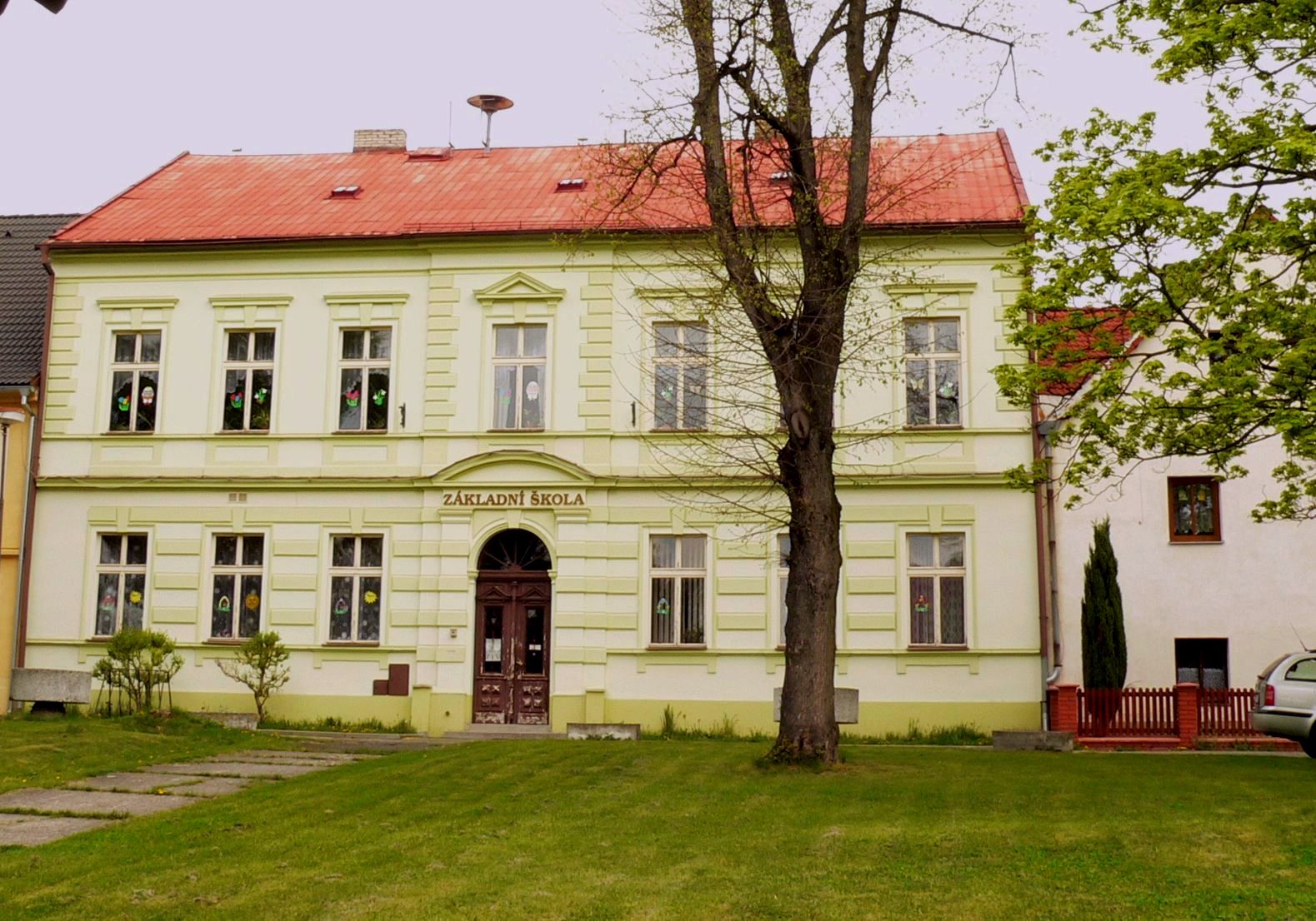 ZŠ Holany foto 2