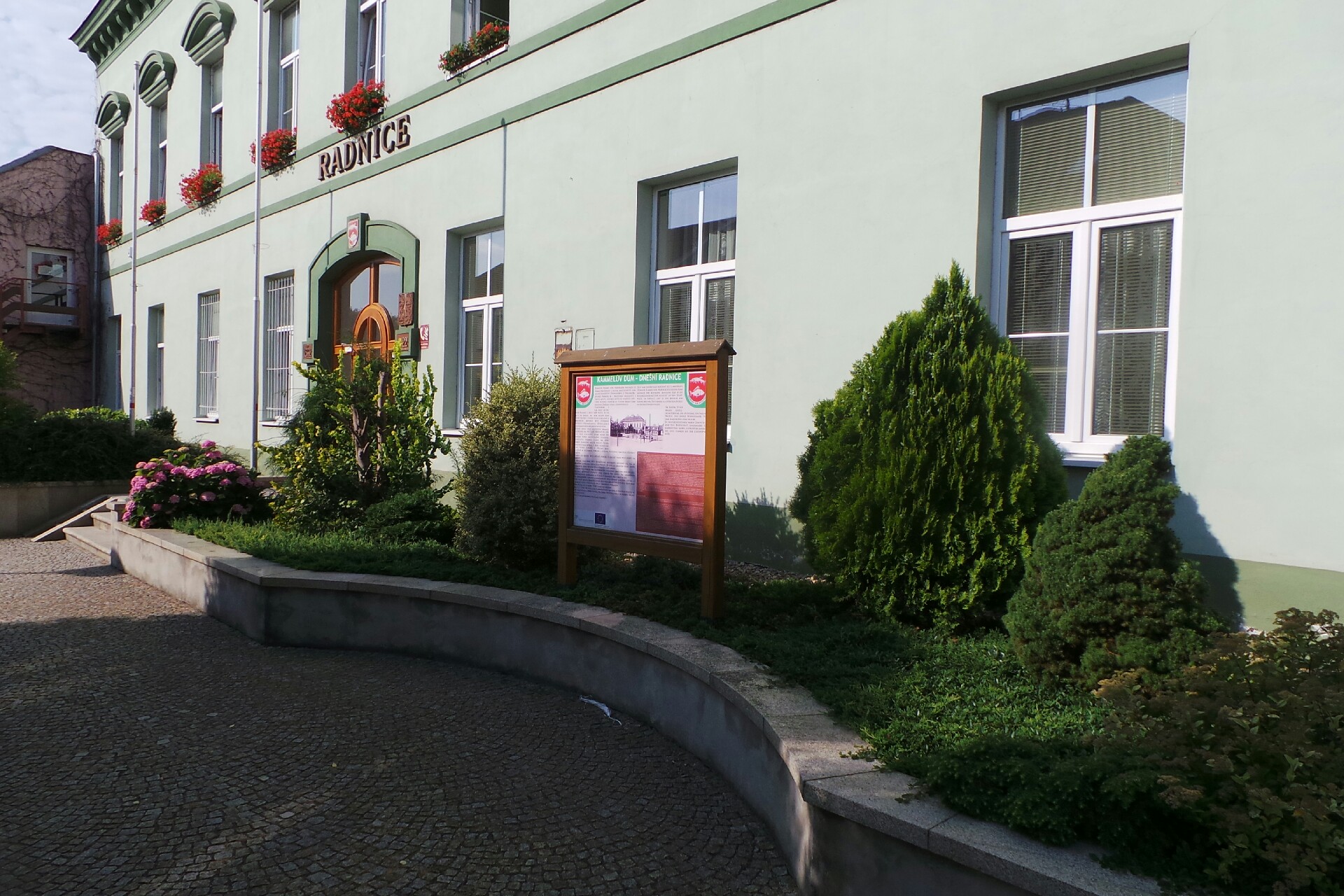 Hrušovany nad Jevišovkou - městský úřad