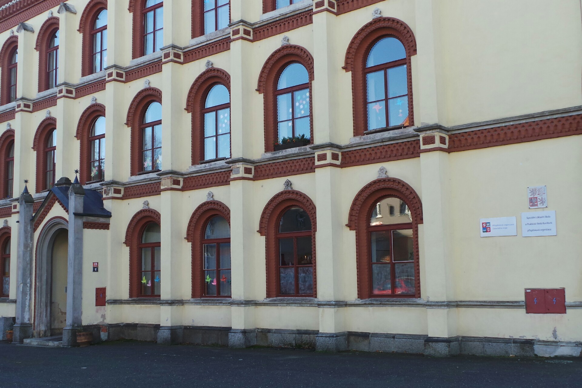 Speciální a Praktická škola , Šluknov , Tyršova 710 foto 2