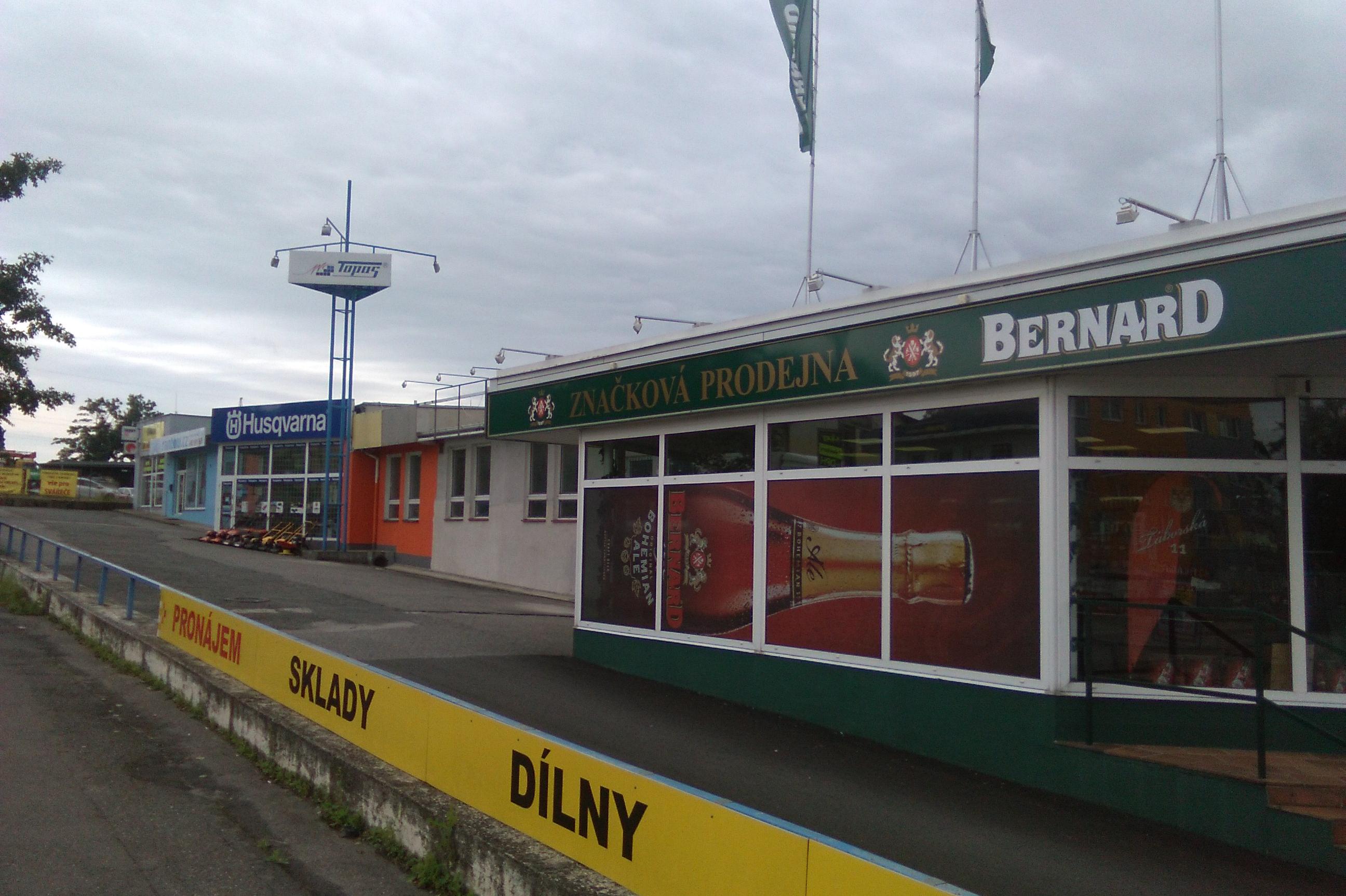 KOMERČNÍ AREÁL TOPAS