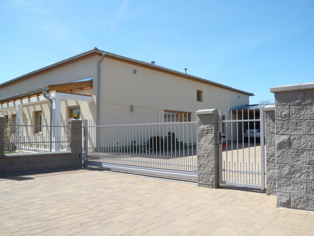 BUBÍK - vrata, brány, žaluzie, rolety foto 4