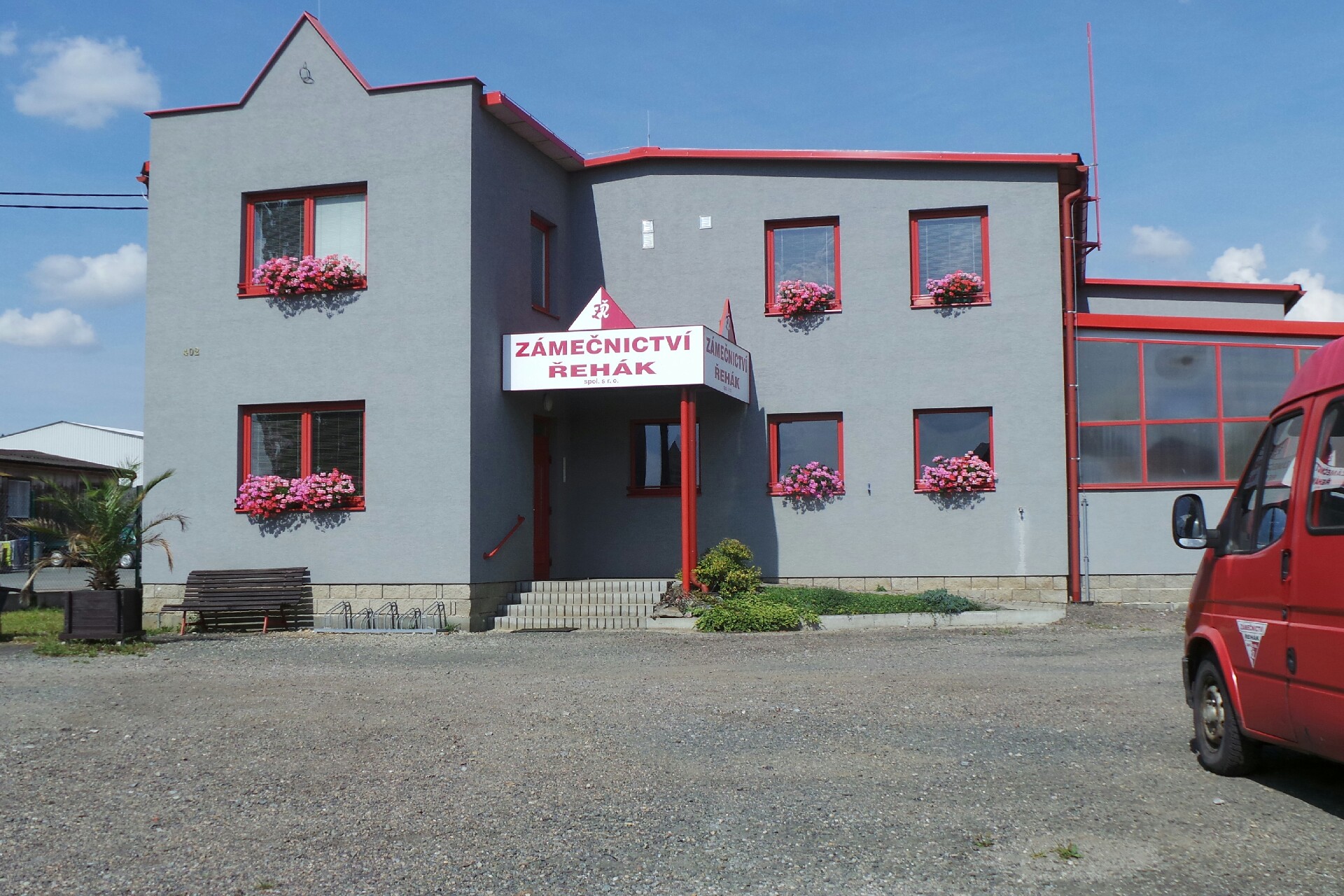 ZÁMEČNICTVÍ ŘEHÁK, s.r.o.