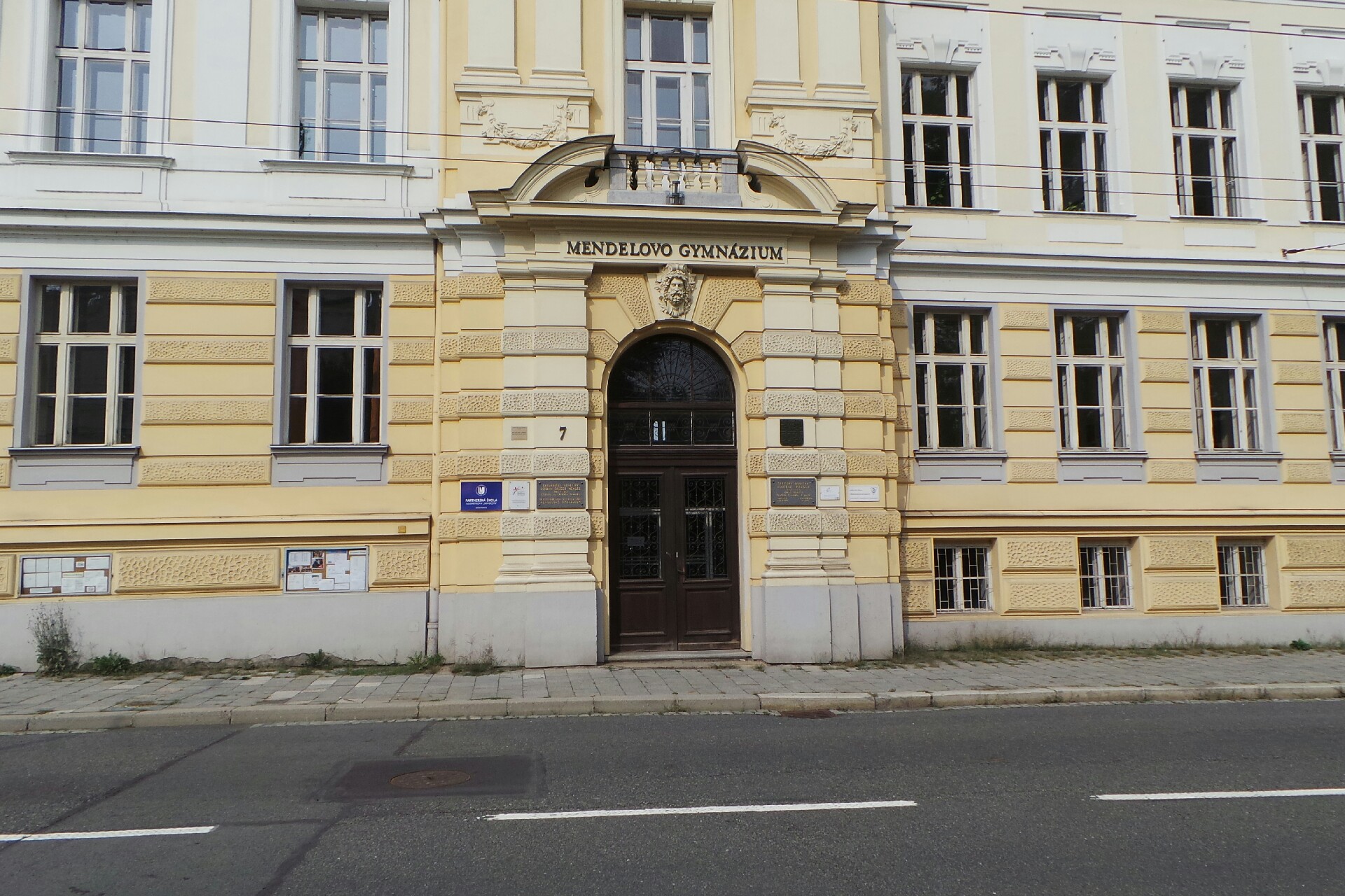 Mendelovo gymnázium, Opava foto 1