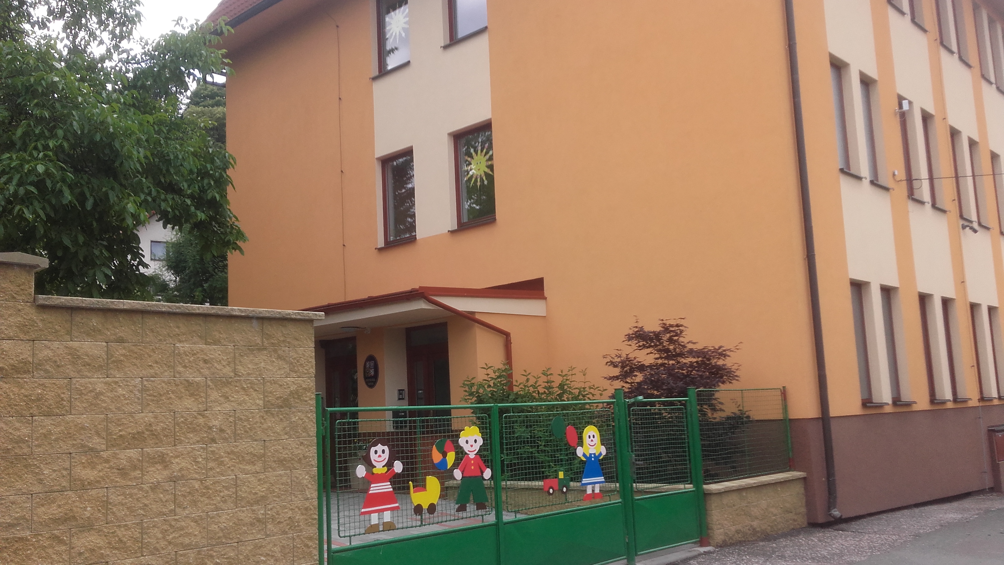 ZŠ a MŠ Pecka, okres Jičín foto 3