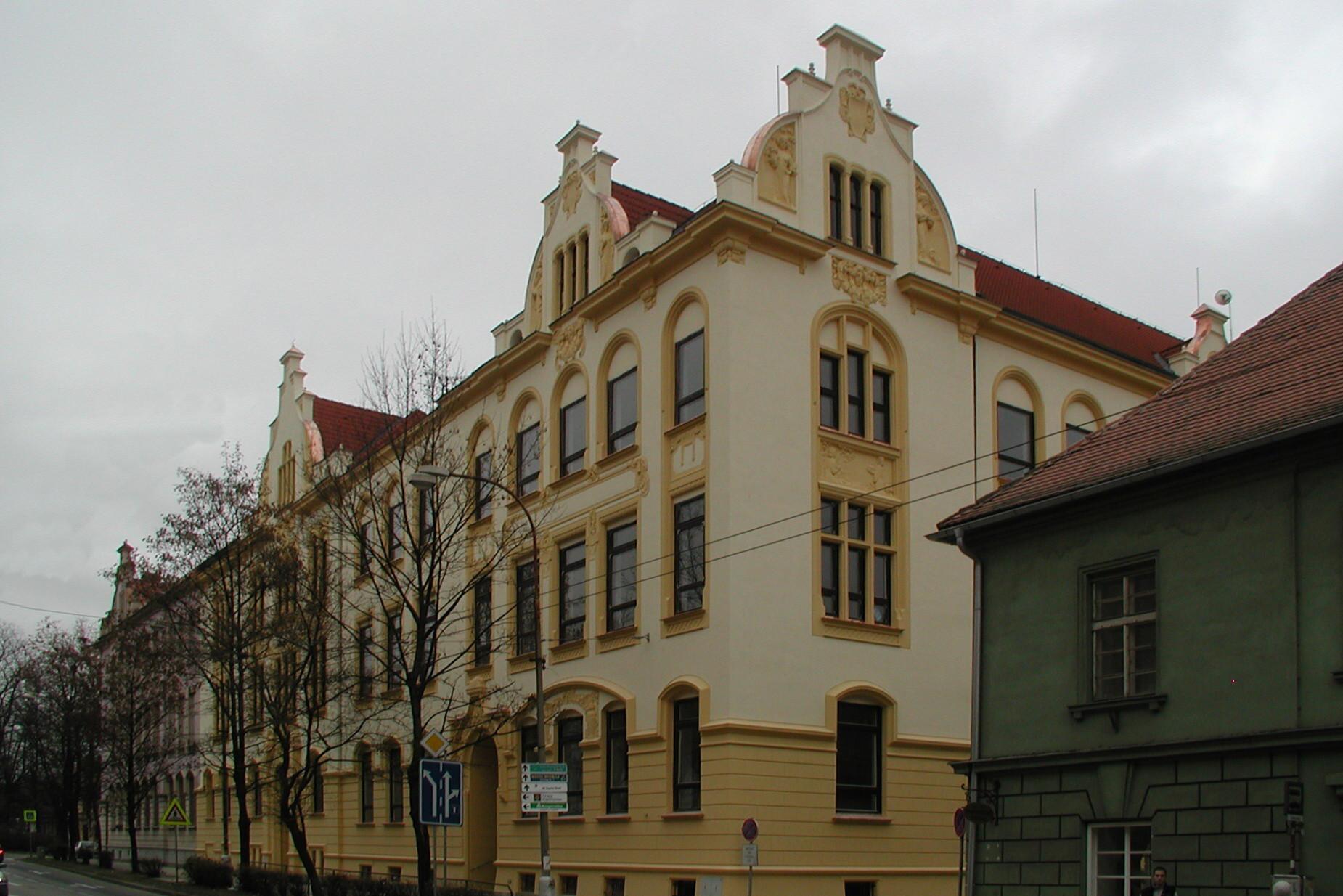 ŠKOLA PŘÍRODNÍHO LÉČENÍ TILIA, z.s.