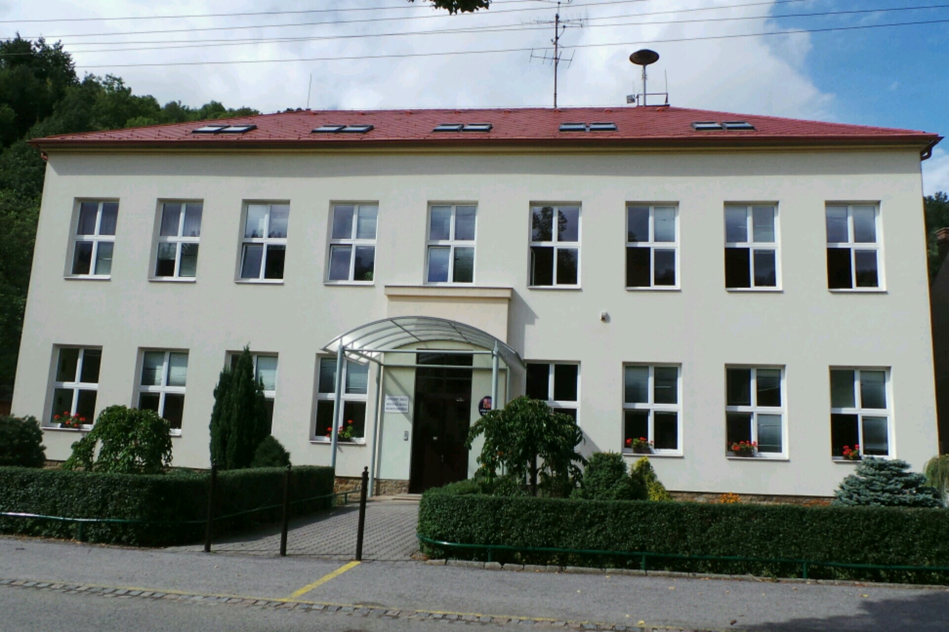 ZŠ Skuhrov nad Bělou