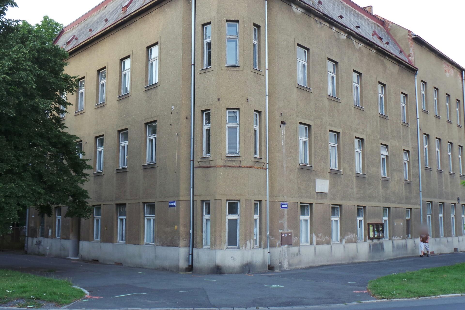 Střední odborná škola dopravy a cestovního ruchu Krnov - domov mládeže