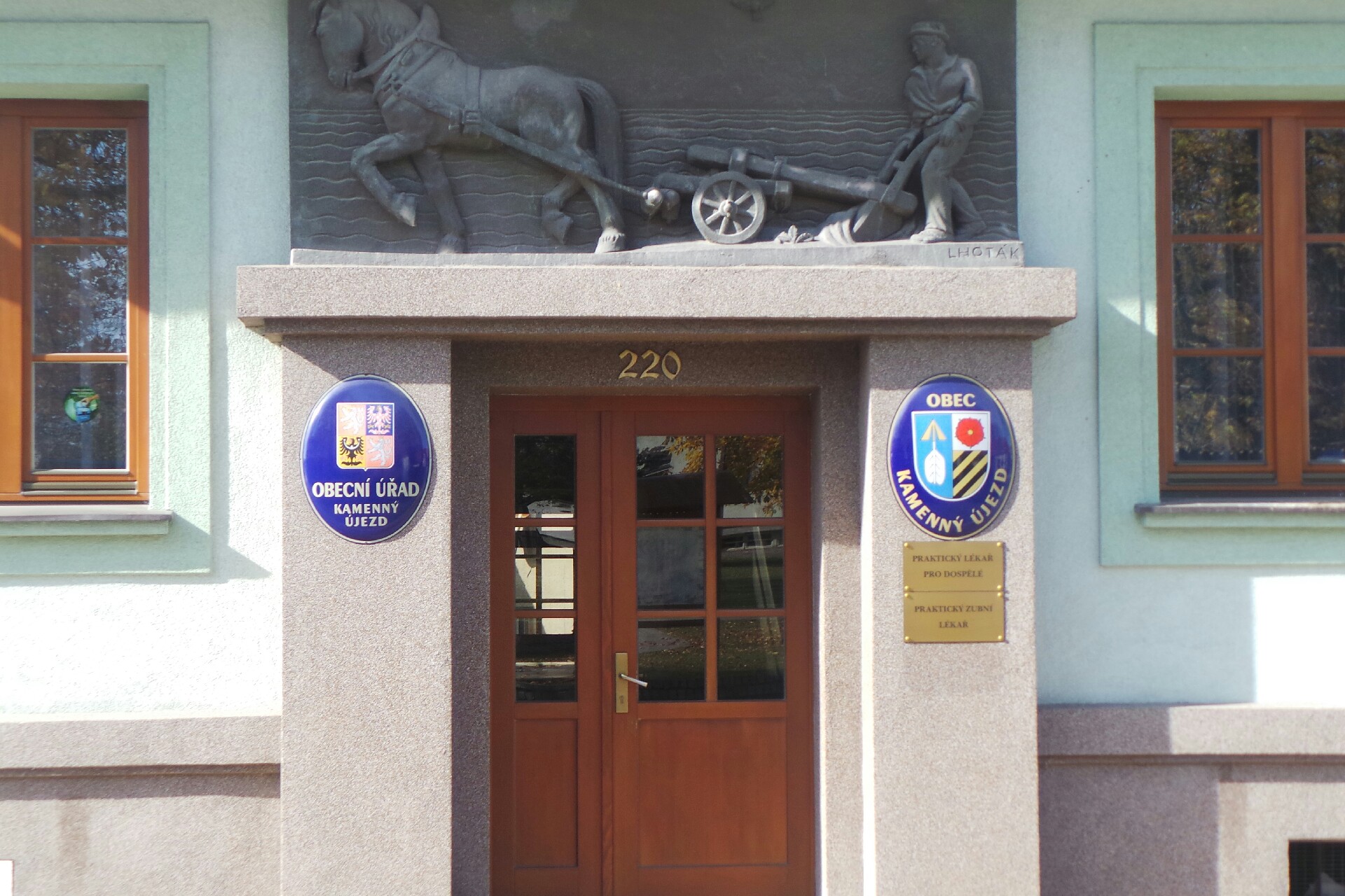 Kamenný Újezd - obecní úřad foto 1