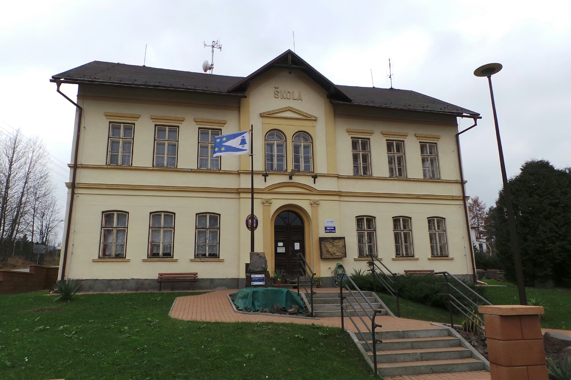 Záhoří - obecní úřad foto 1