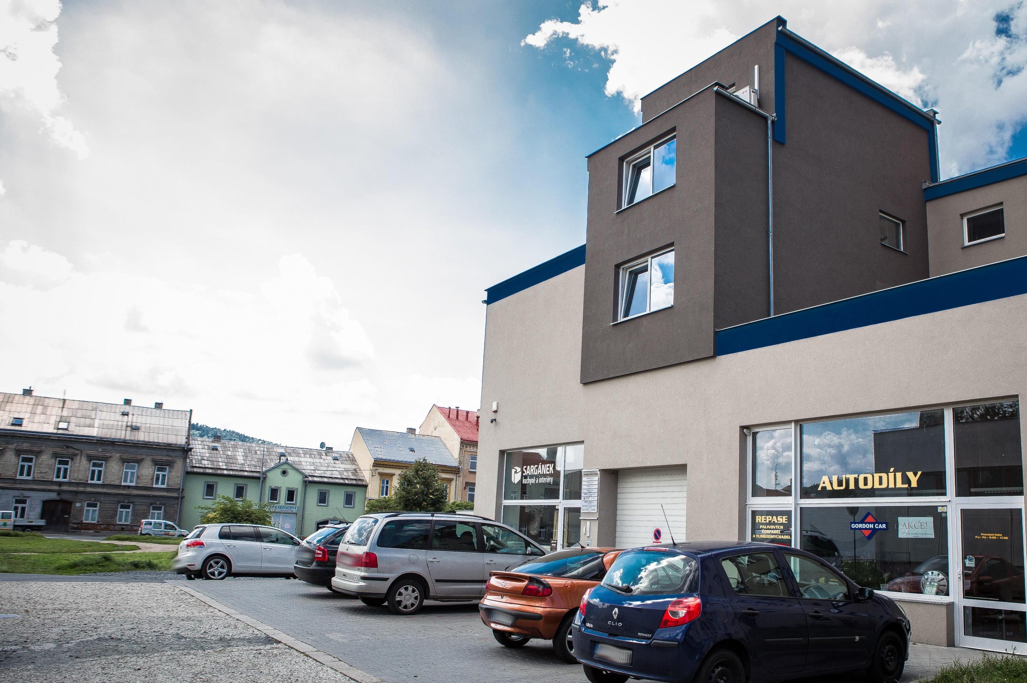 PONYL Real II s.r.o. foto 1