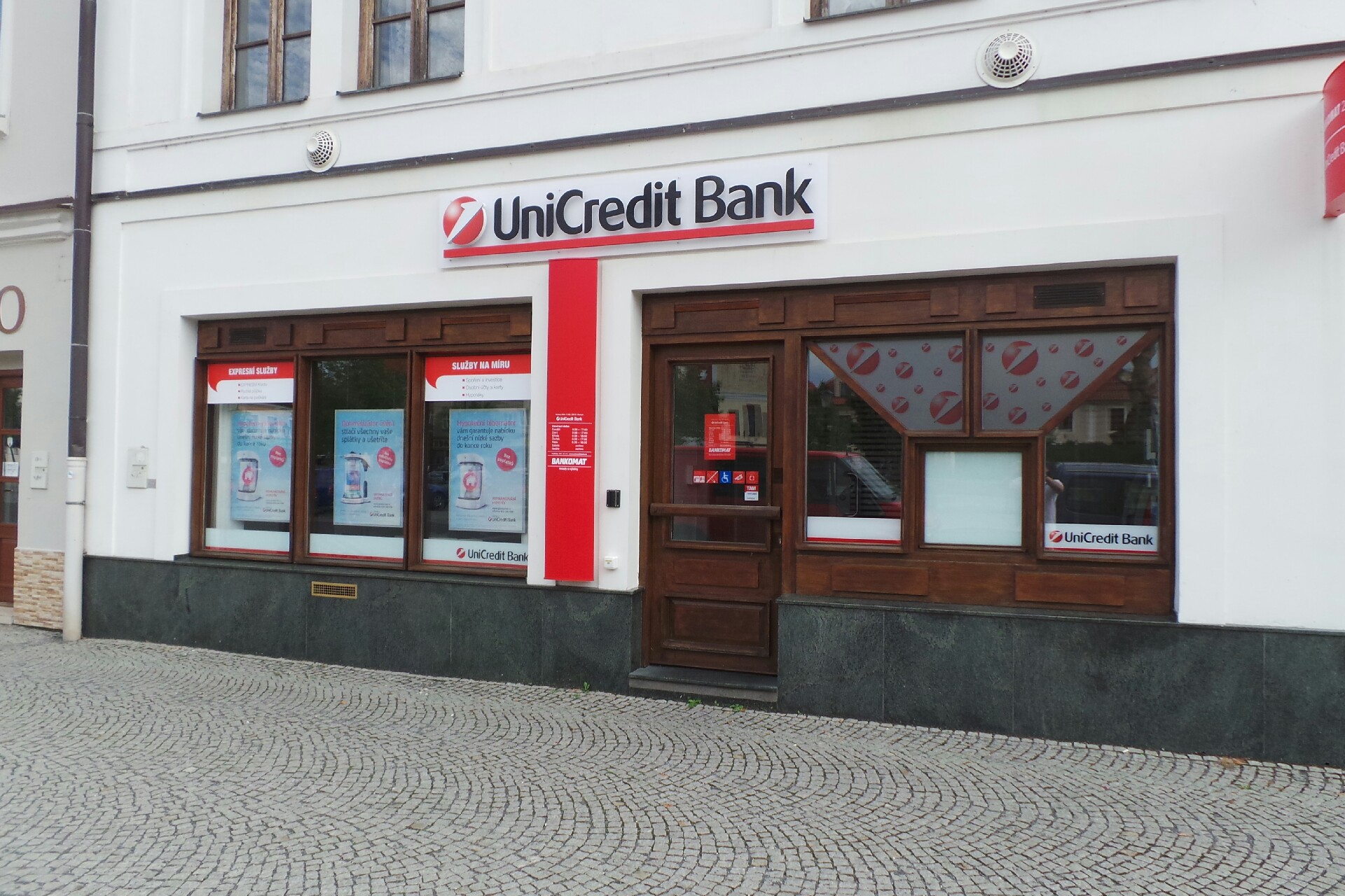 UniCredit Bank Czech Republic and Slovakia, a.s. foto 2
