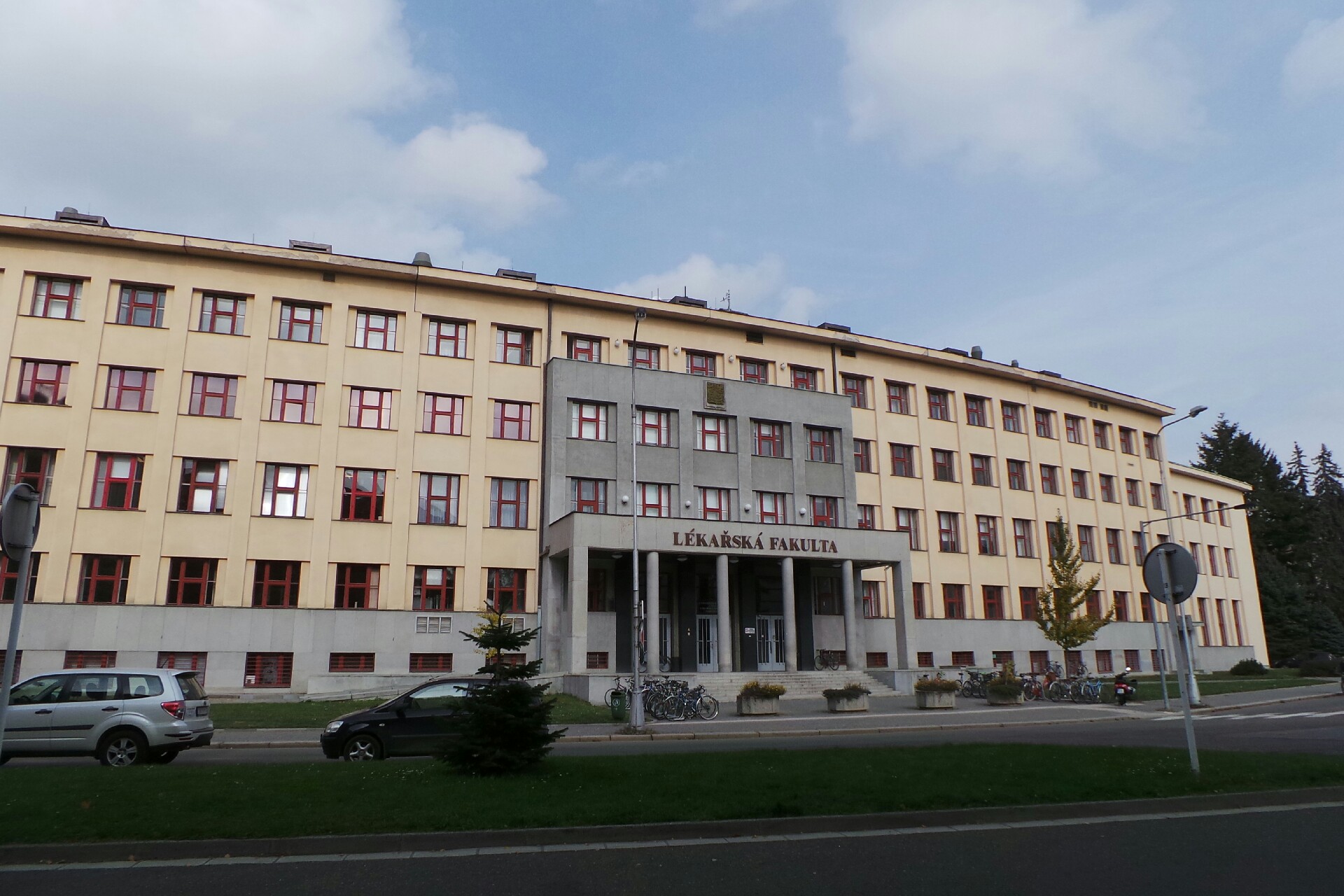 Ústav lékařské biologie a genetiky Lékařské fakulty v Hradci Králové - Univerzita Karlova