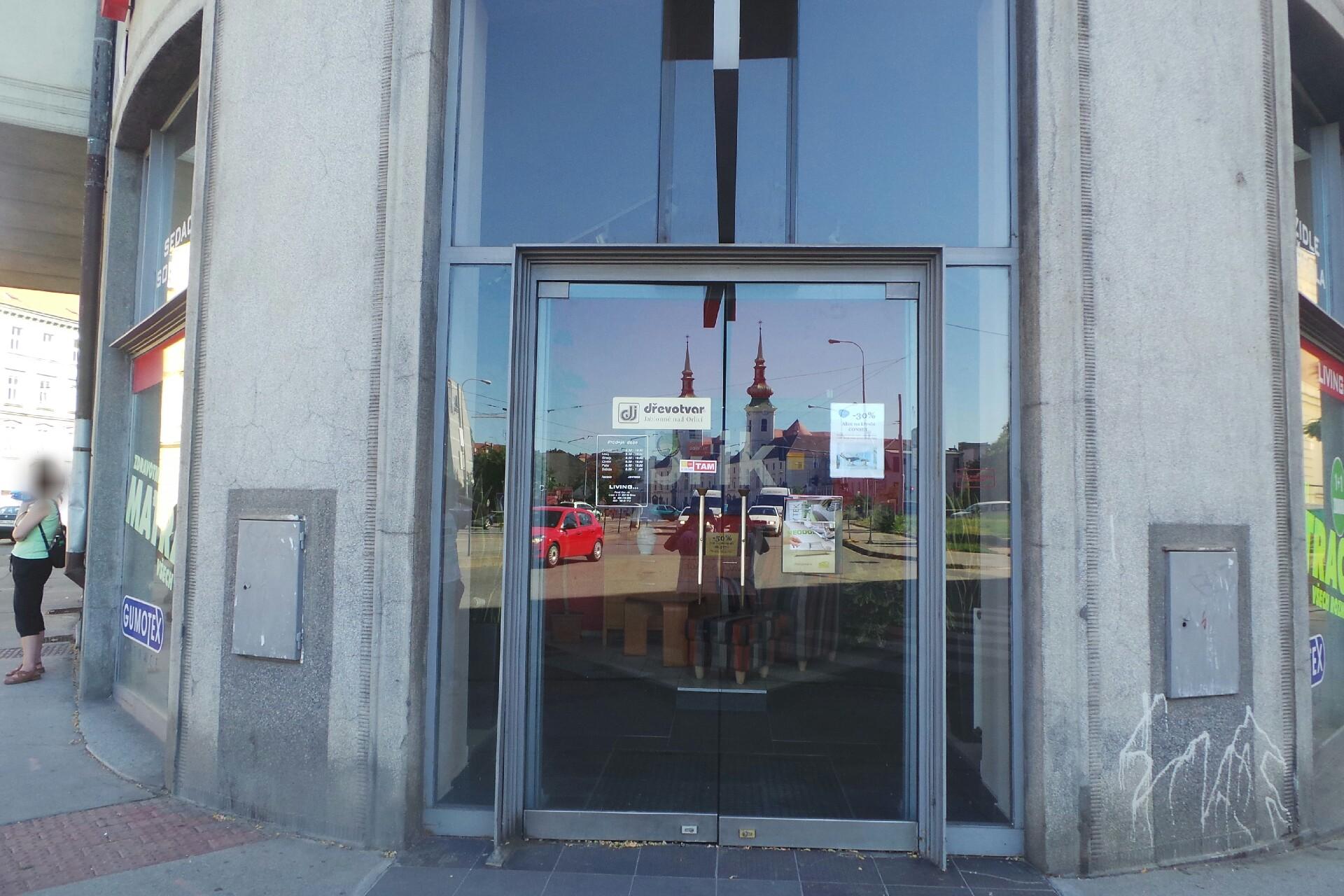 LIVING... Studio bytového nábytku foto 1