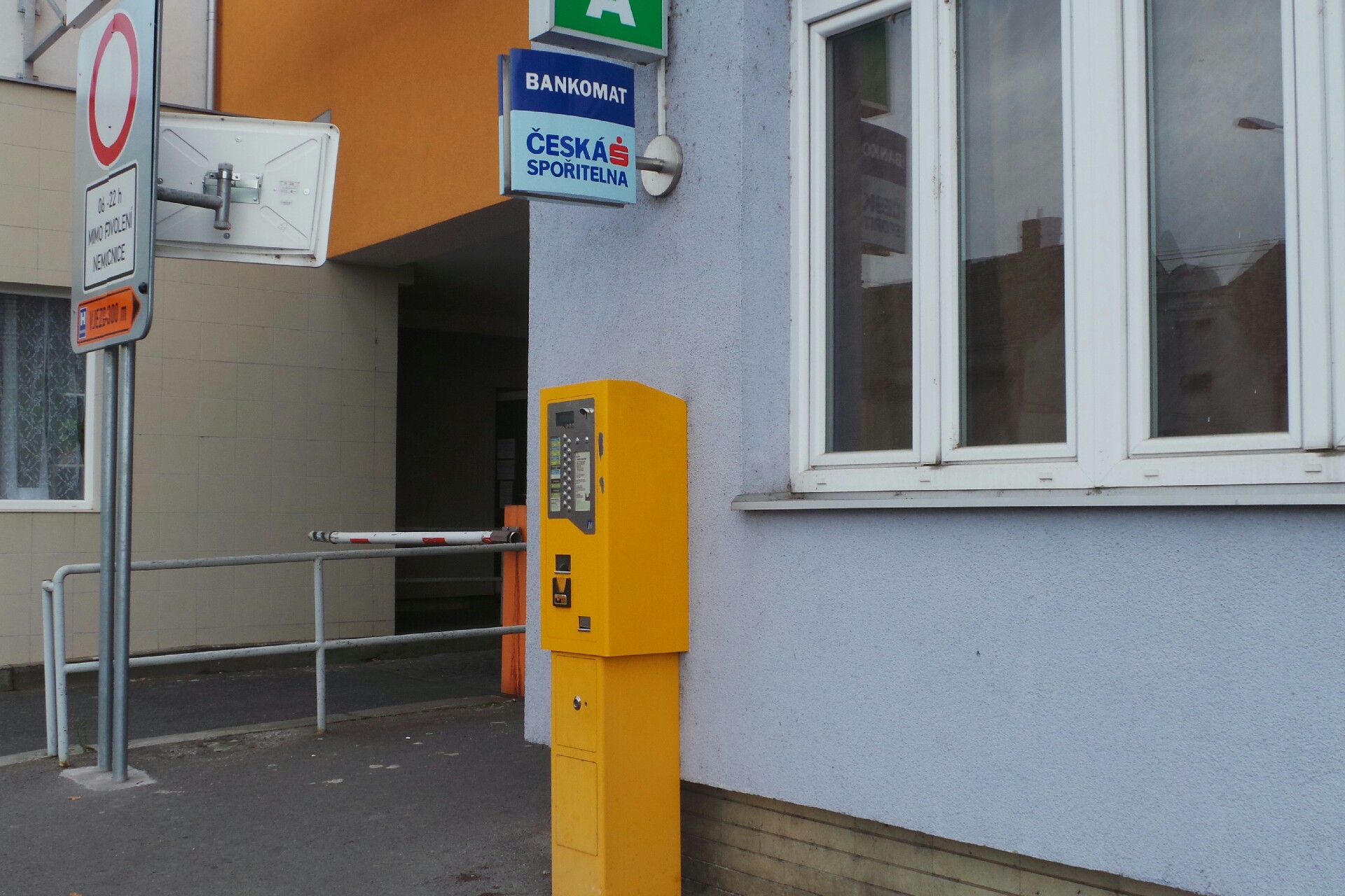 Bankomat České spořitelny foto 2