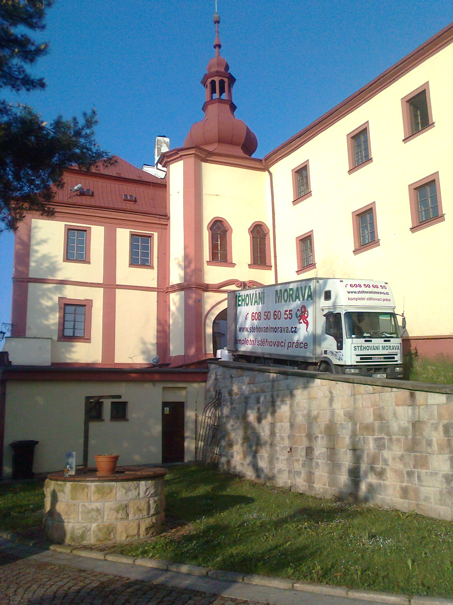 STĚHOVÁNÍ Morava, spol. s r.o. foto 2