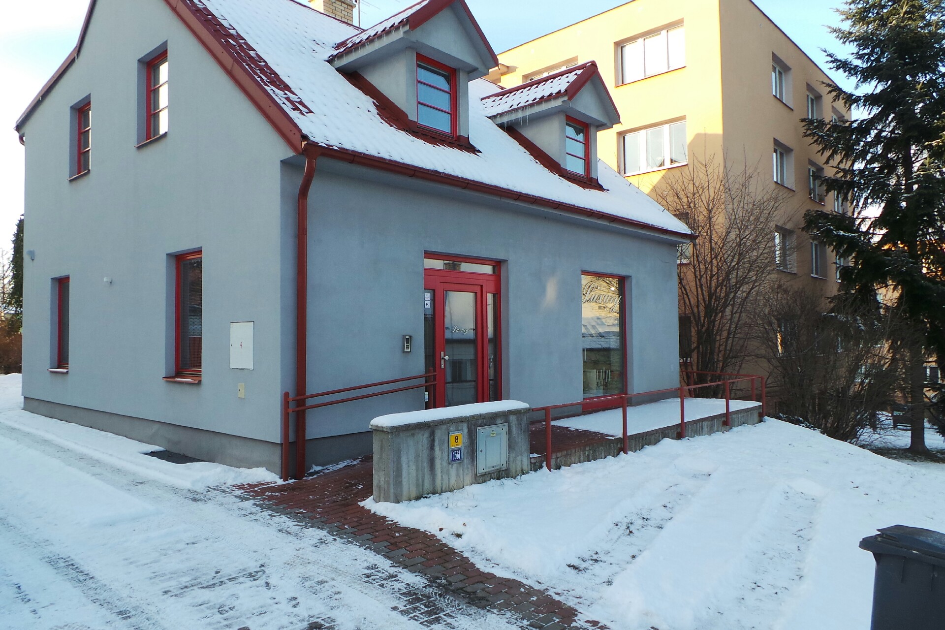 Luxury - Hana Sombergová